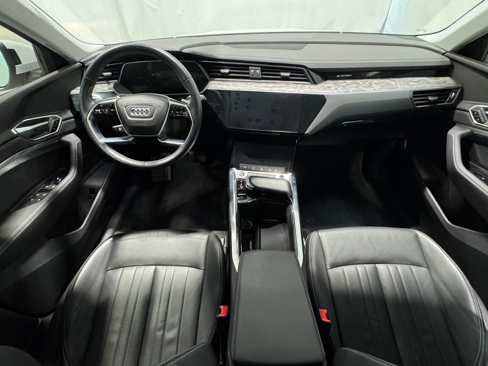 Thumbnail: 2021 Audi e-tron - 2