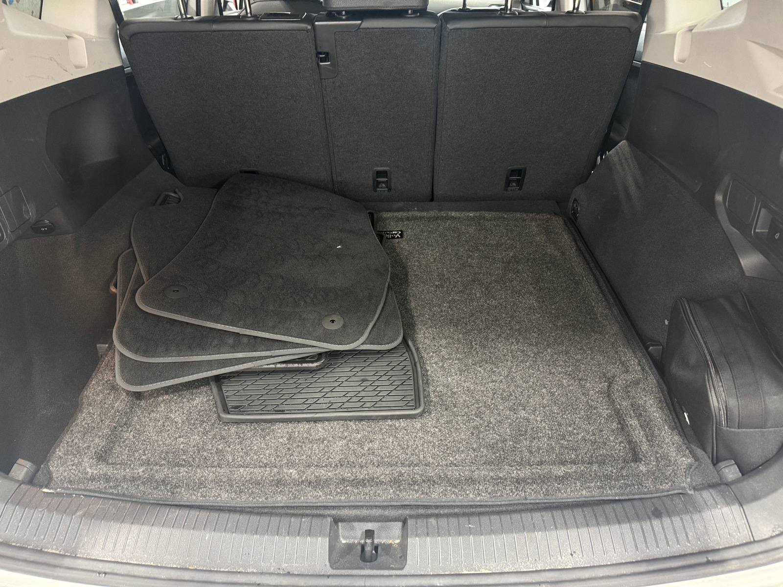 Thumbnail: 2018 Volkswagen Tiguan - 6