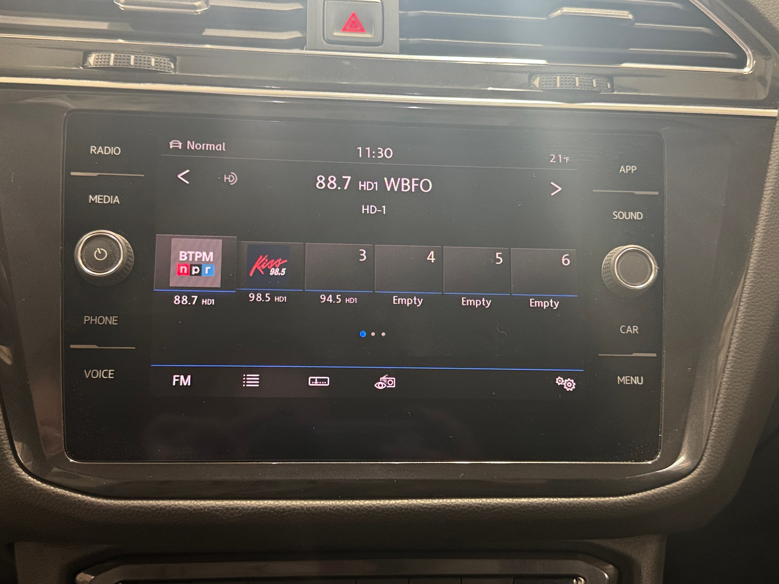 Thumbnail: 2018 Volkswagen Tiguan - 3