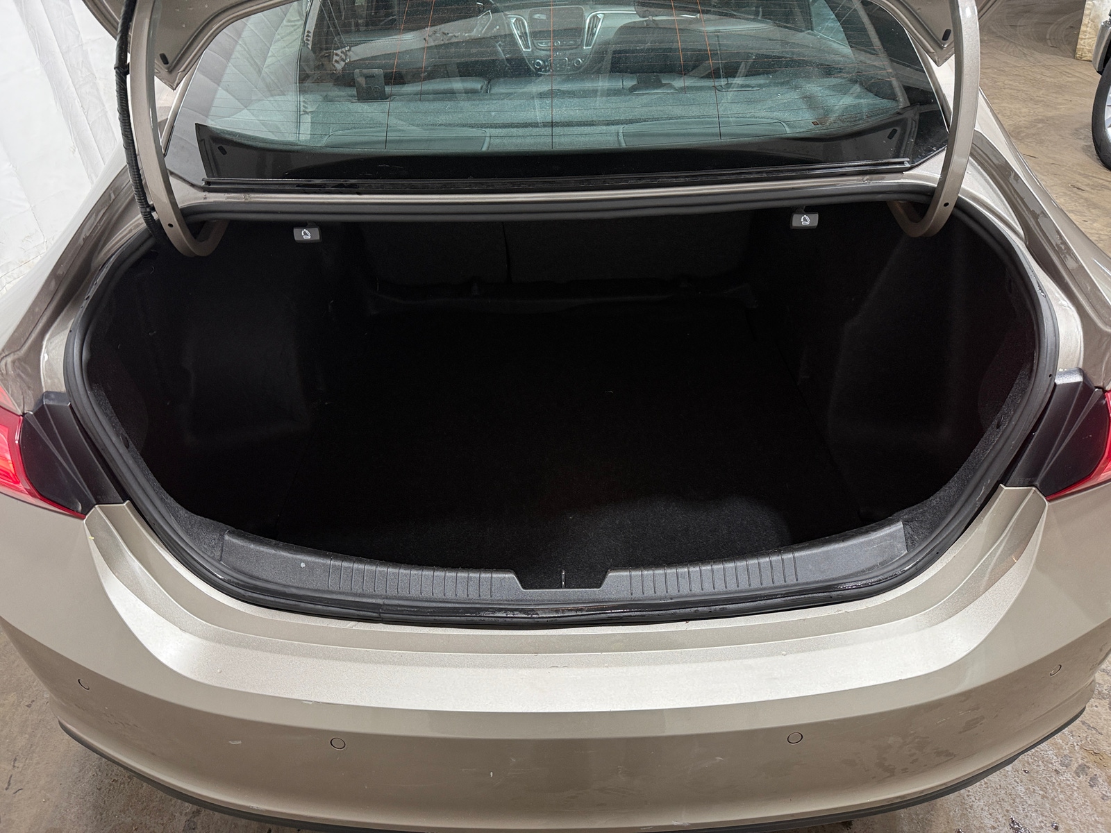 Thumbnail: 2024 Chevrolet Malibu - 6