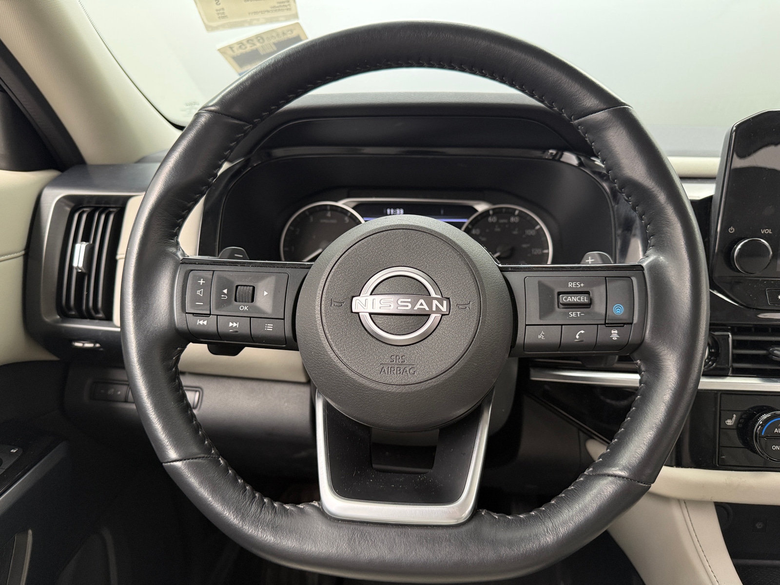 Thumbnail: 2023 Nissan Pathfinder - 4