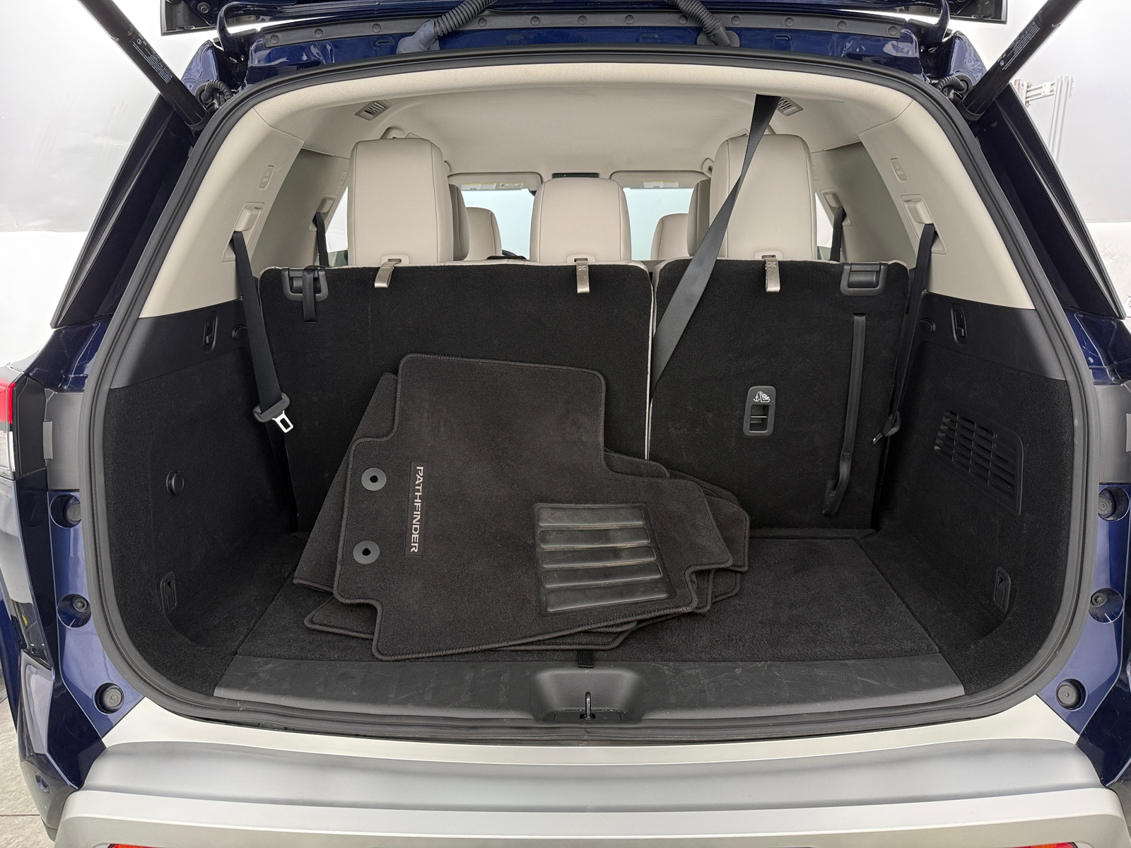 Thumbnail: 2023 Nissan Pathfinder - 6