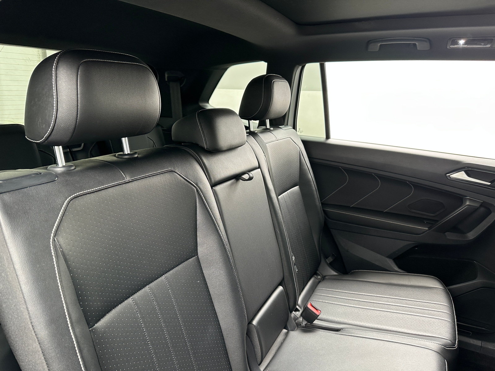 Thumbnail: 2022 Volkswagen Tiguan - 5