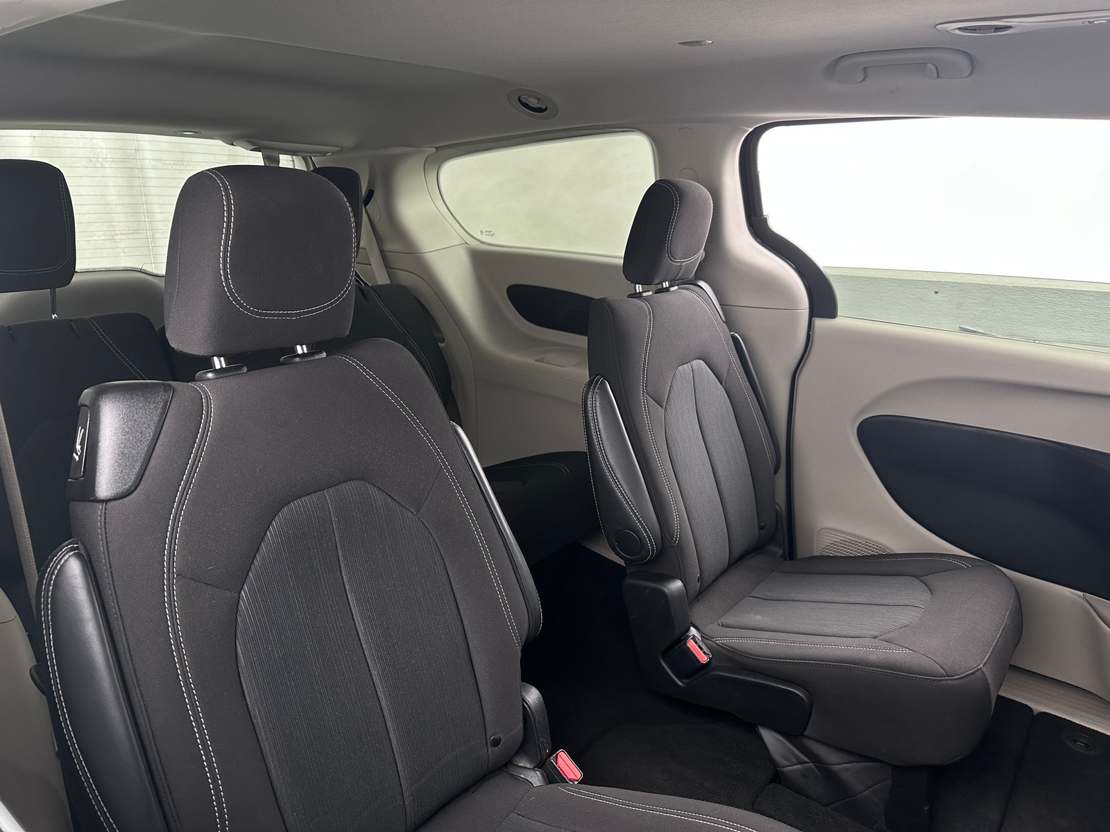 Thumbnail: 2024 Chrysler Voyager - 6