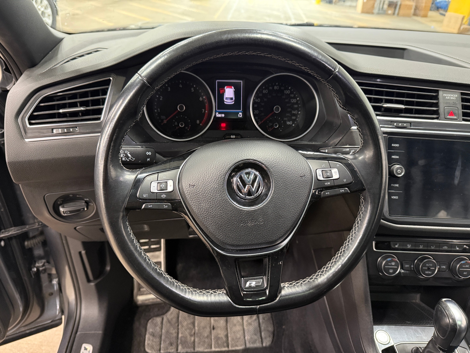 Thumbnail: 2021 Volkswagen Tiguan - 4