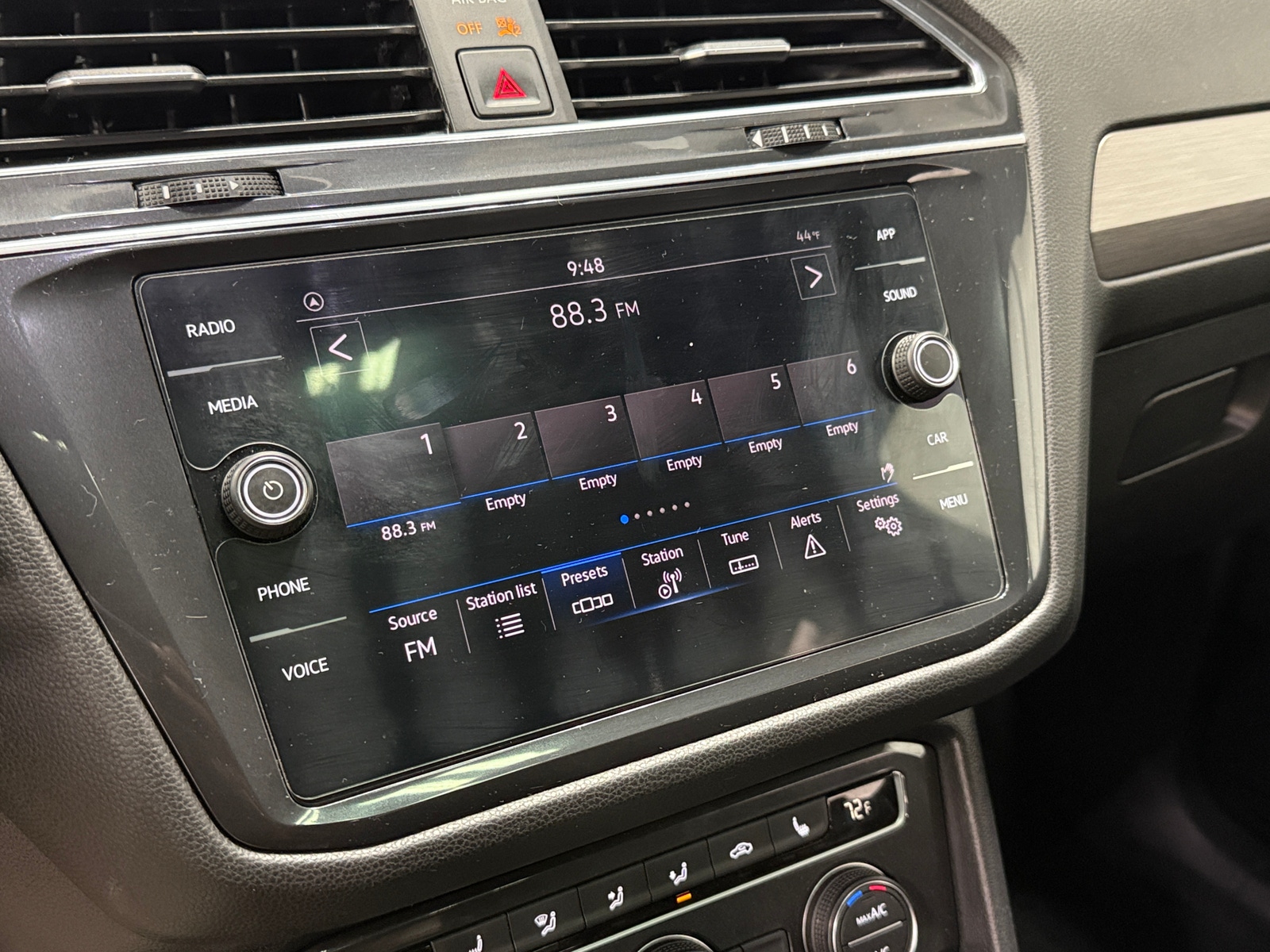 Thumbnail: 2021 Volkswagen Tiguan - 3