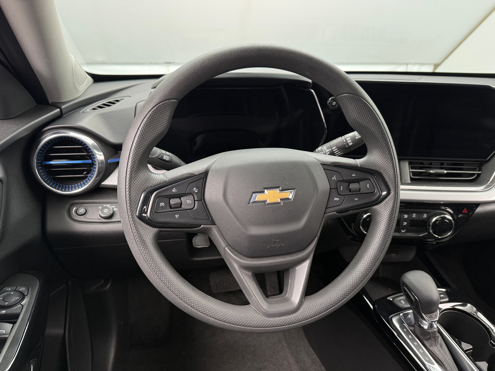 Thumbnail: 2025 Chevrolet Trax - 5