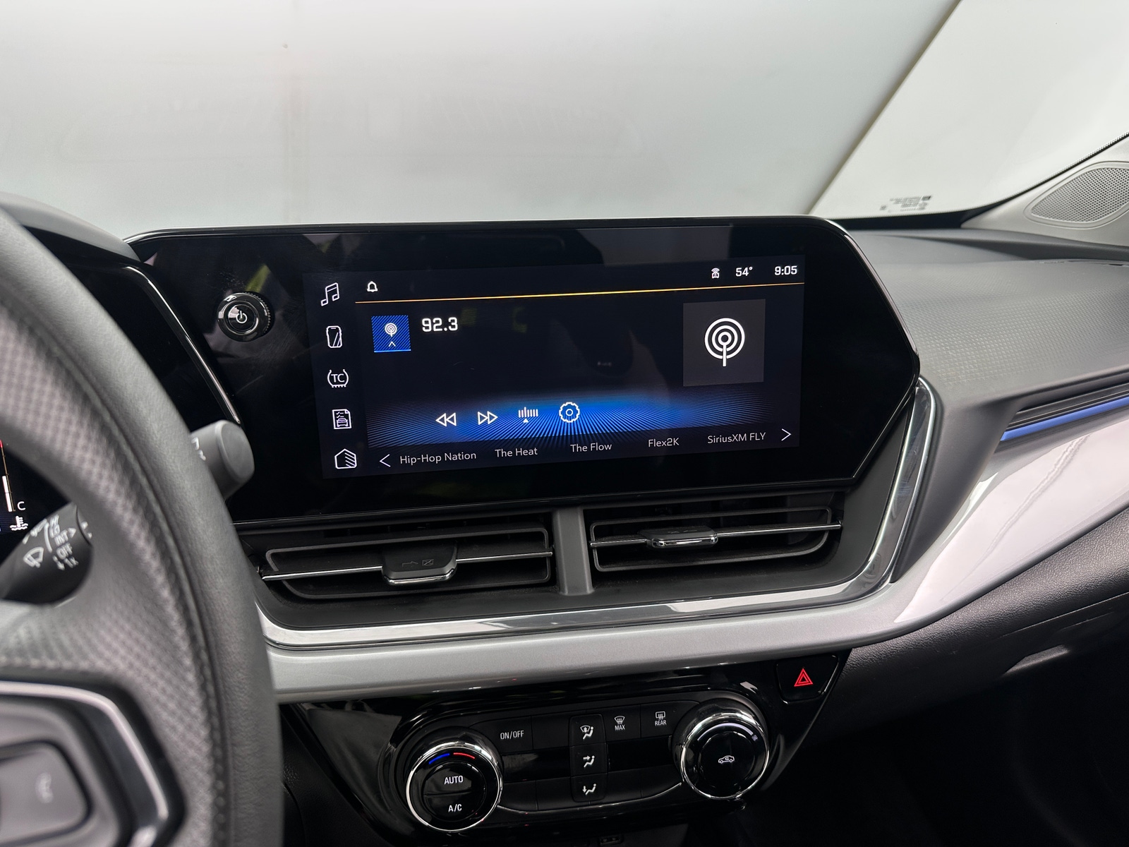 Thumbnail: 2025 Chevrolet Trax - 4