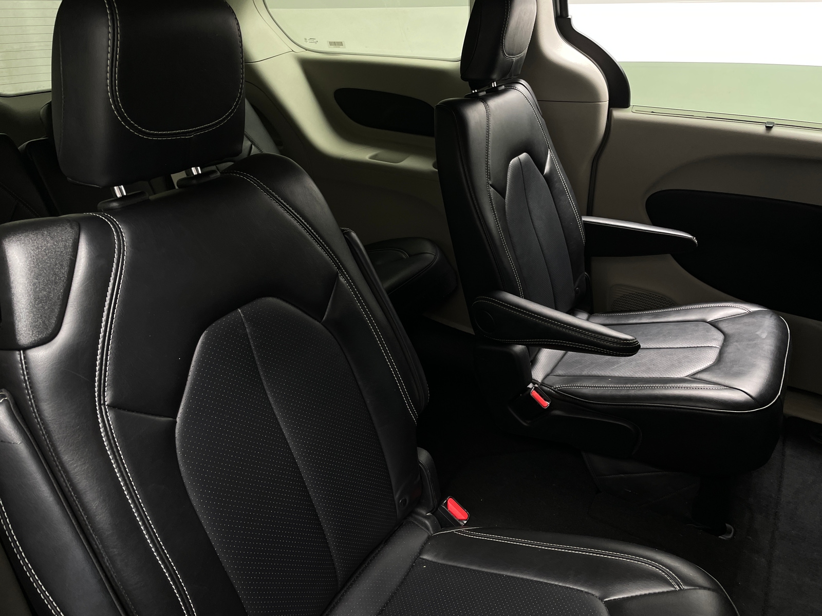 Thumbnail: 2024 Chrysler Pacifica - 5