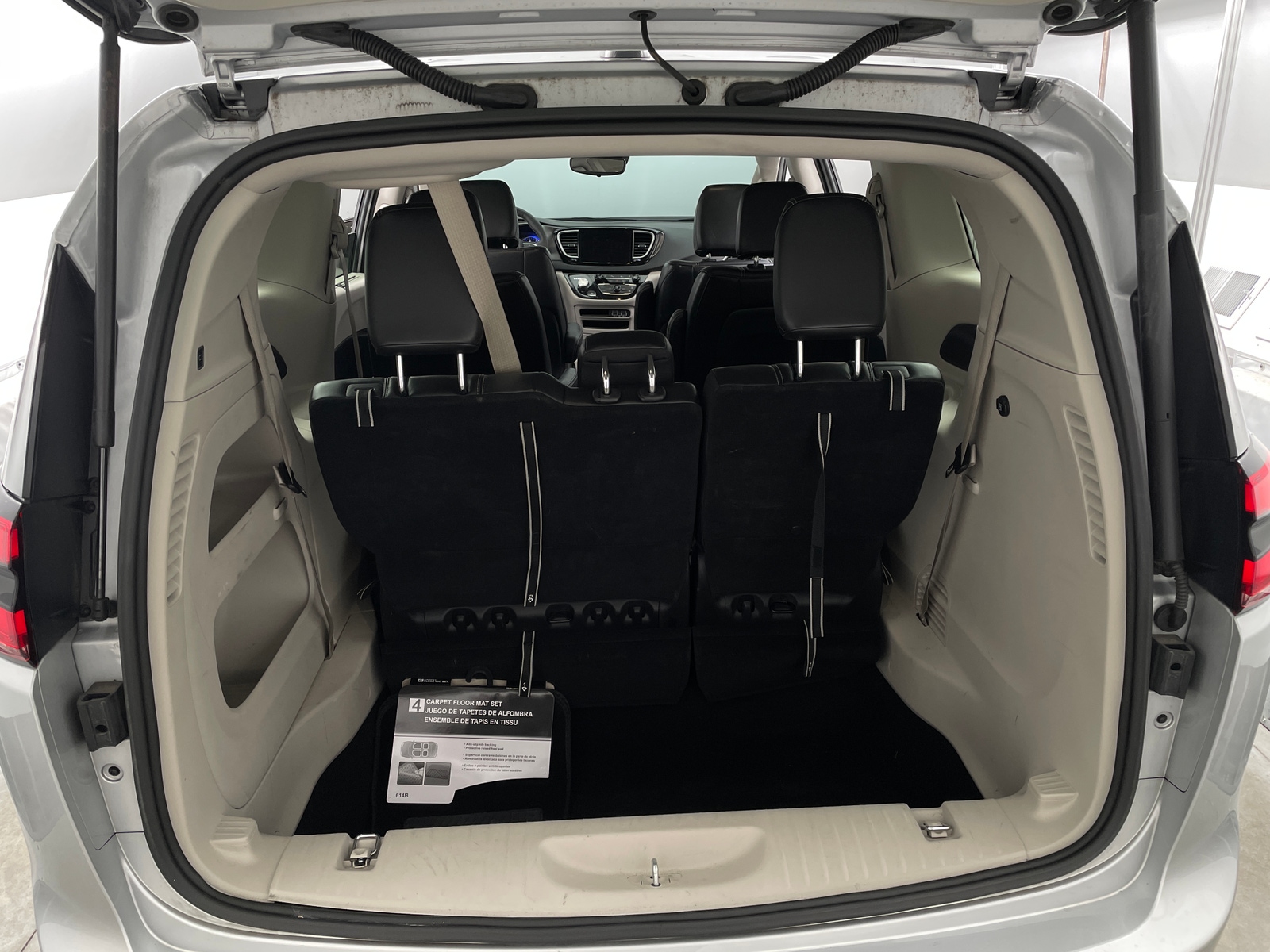 Thumbnail: 2024 Chrysler Pacifica - 6