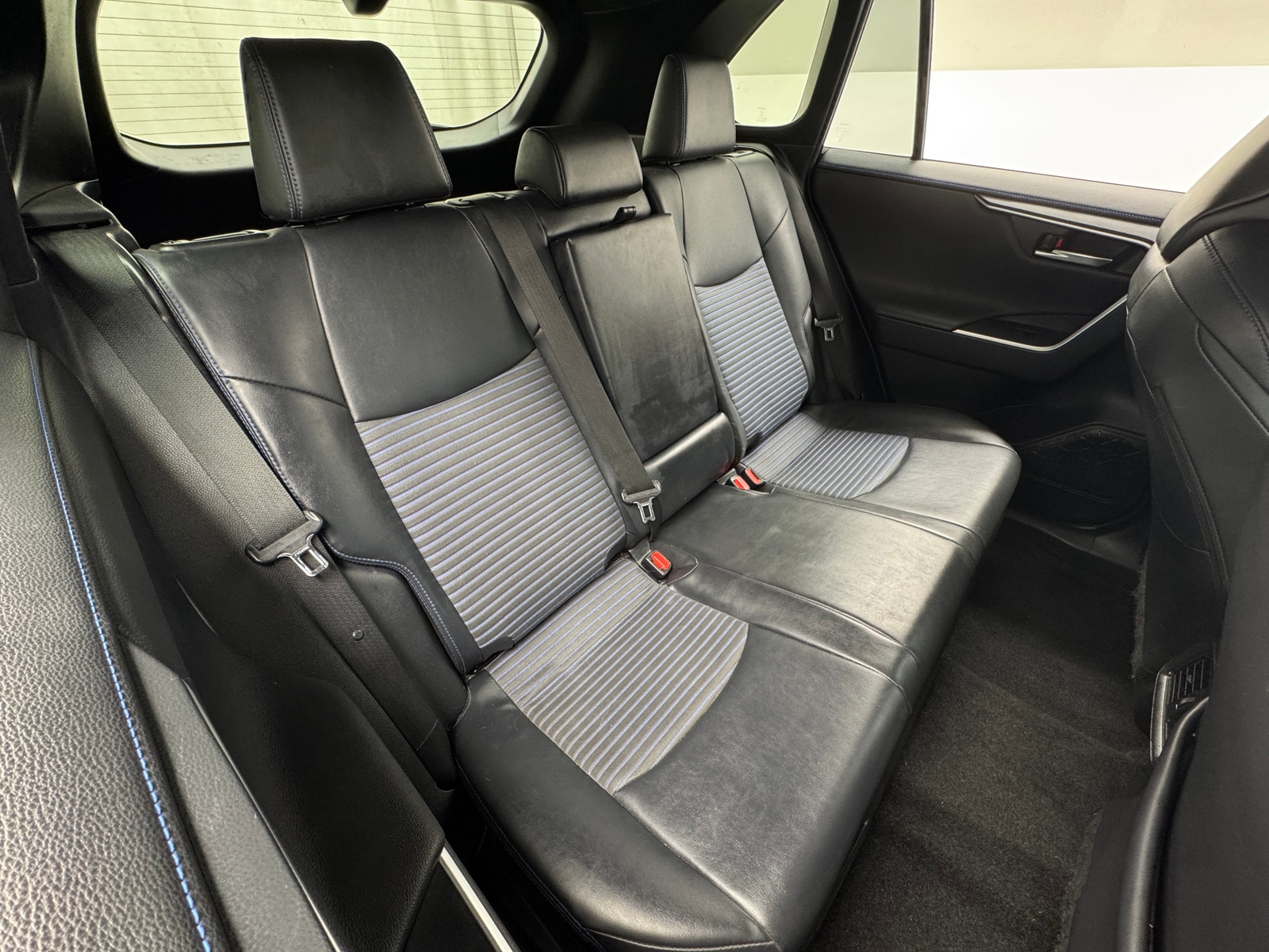 Thumbnail: 2020 Toyota RAV4 - 6