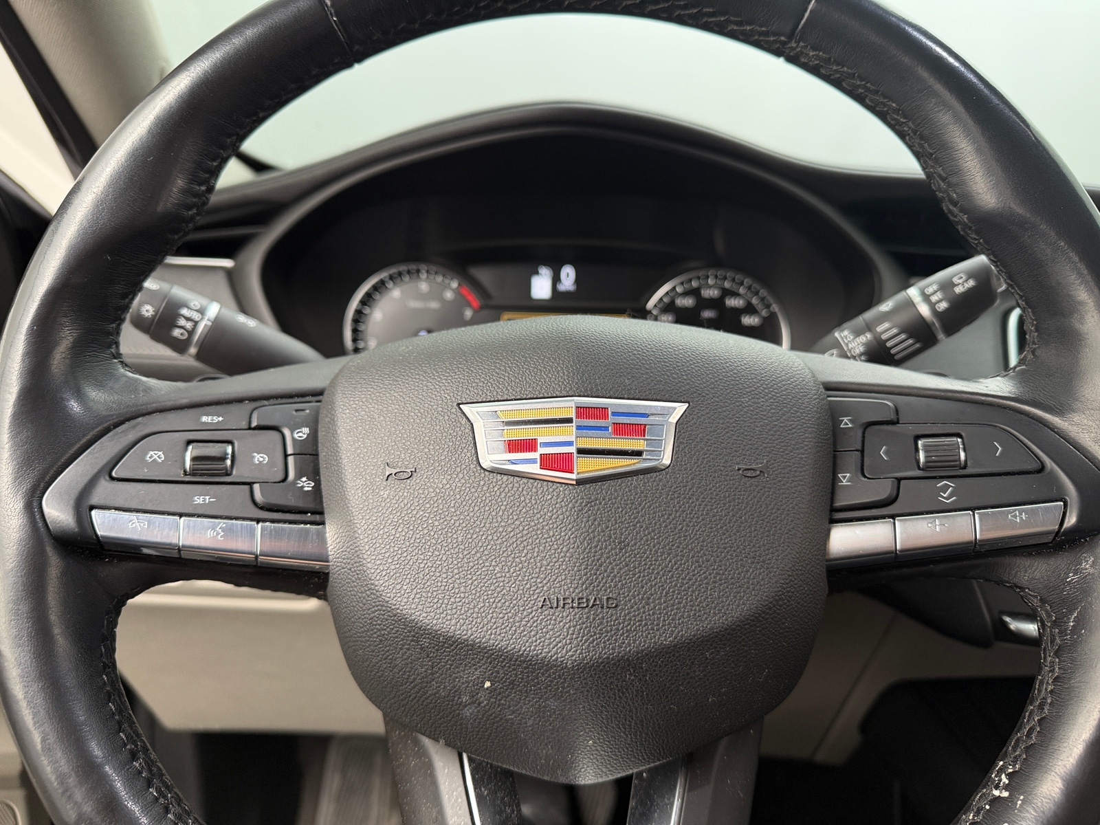 Thumbnail: 2020 Cadillac XT4 - 4