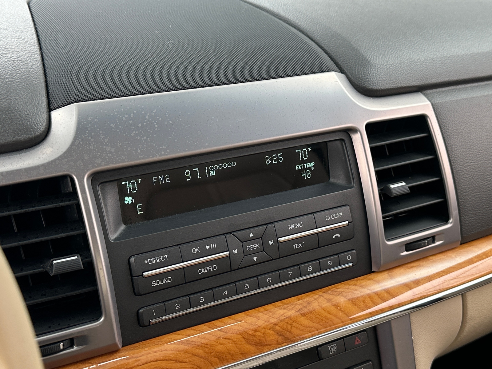 Thumbnail: 2011 Lincoln MKZ - 3