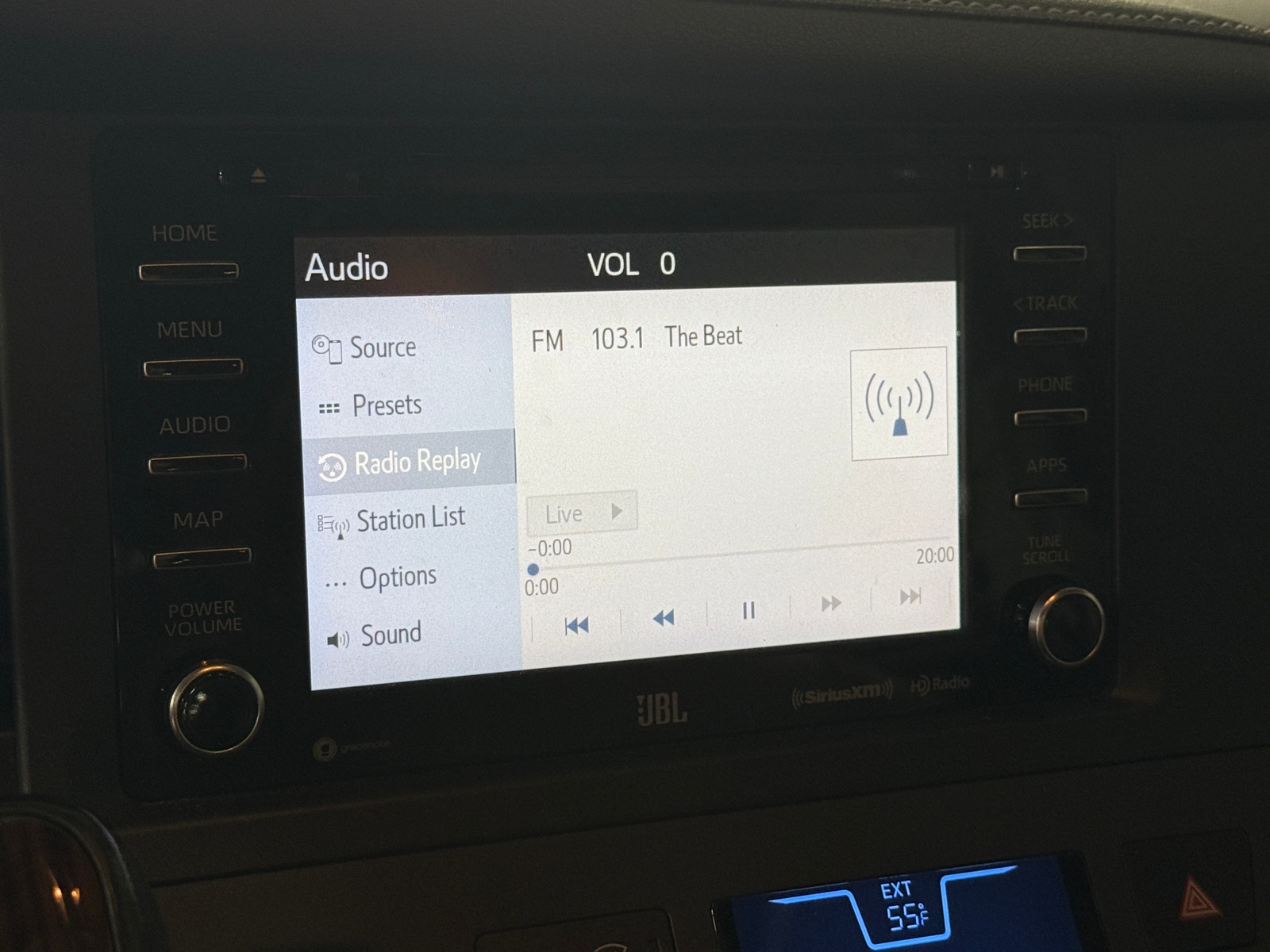 Thumbnail: 2018 Toyota Sienna - 3