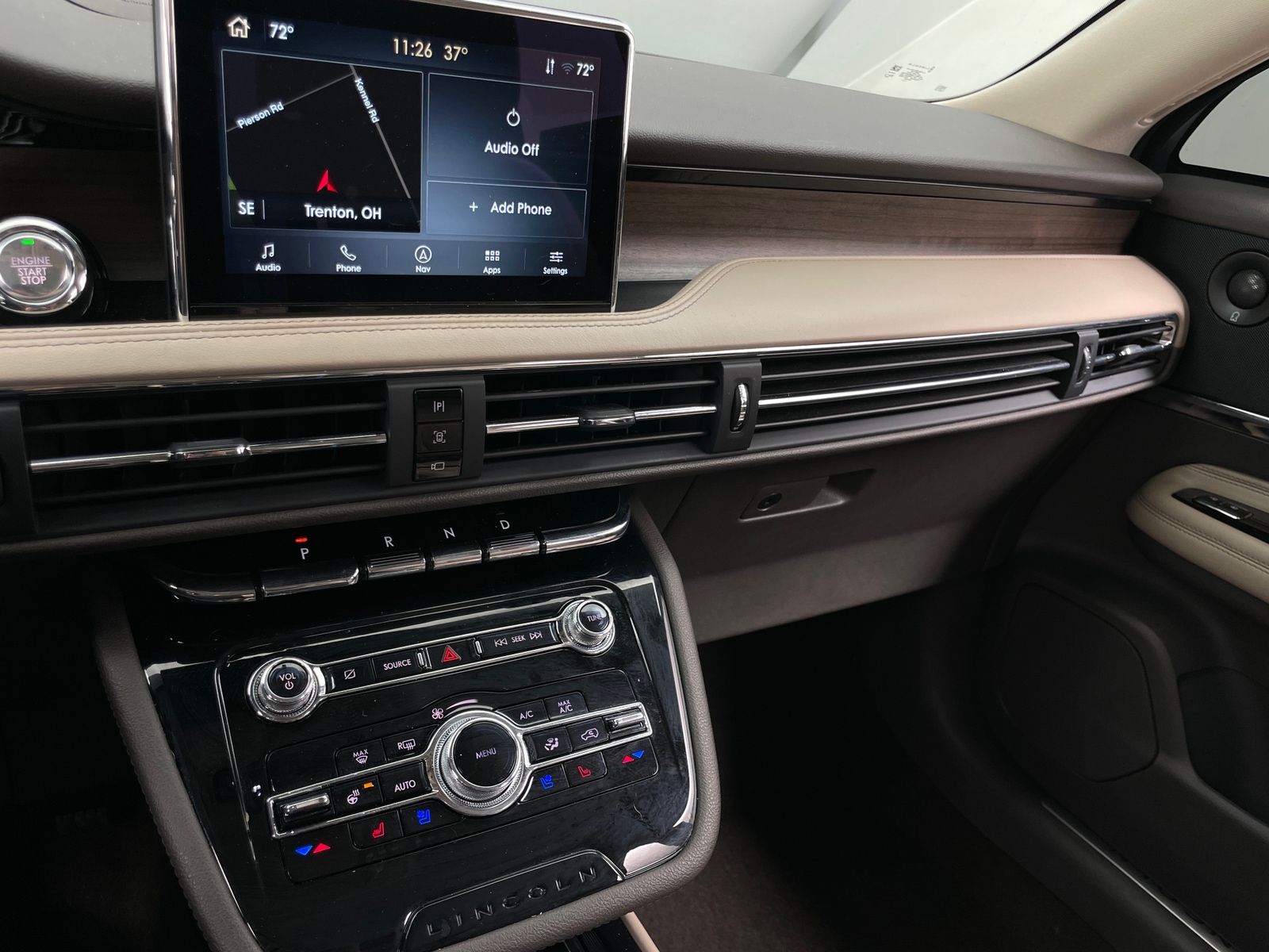 Thumbnail: 2022 Lincoln Corsair - 3