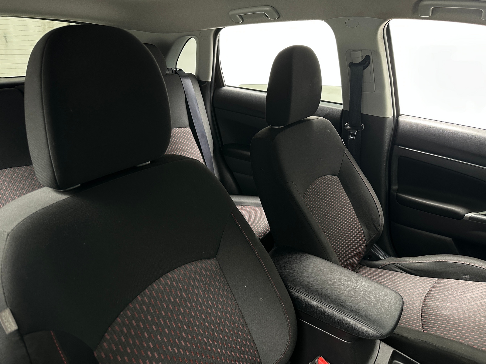 Thumbnail: 2019 Mitsubishi Outlander Sport - 2