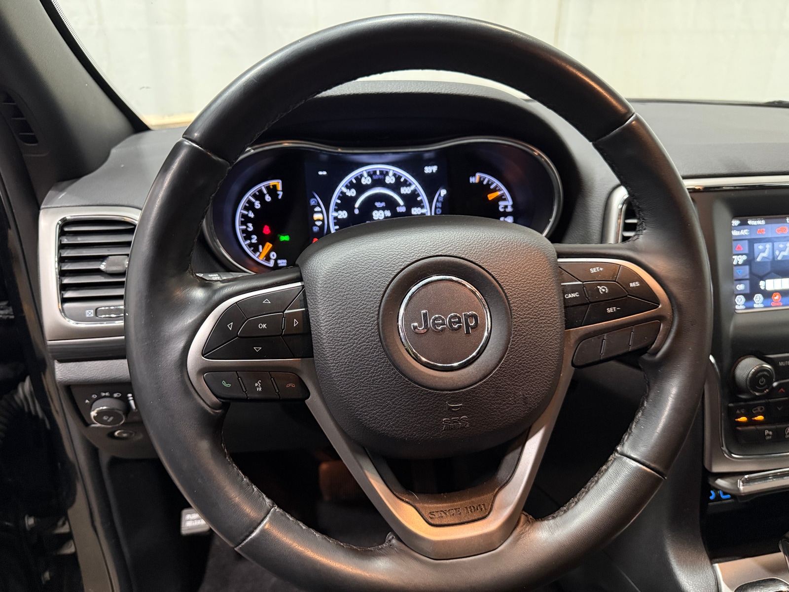 Thumbnail: 2019 Jeep Grand Cherokee - 5