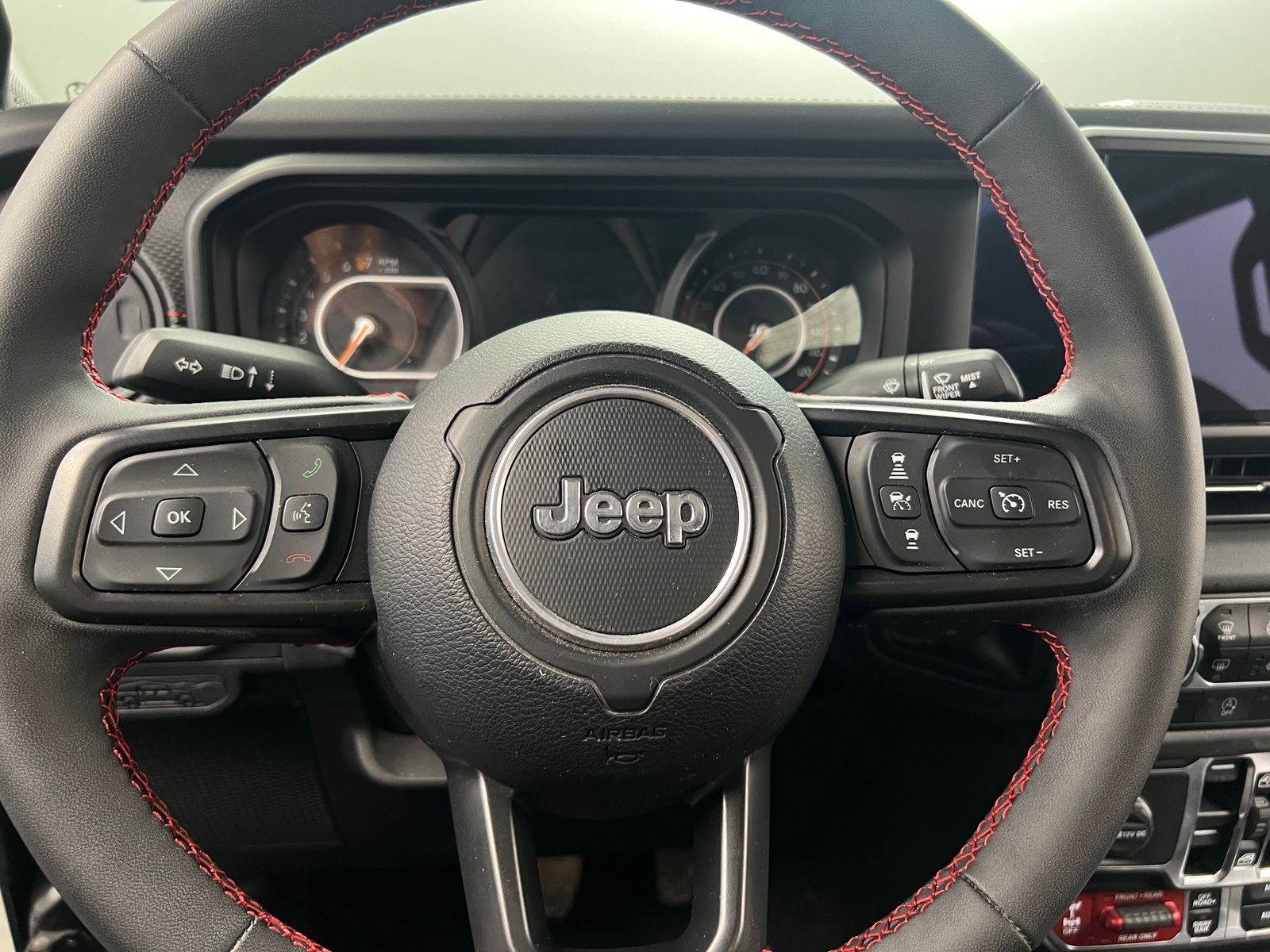 Thumbnail: 2024 Jeep Gladiator - 5