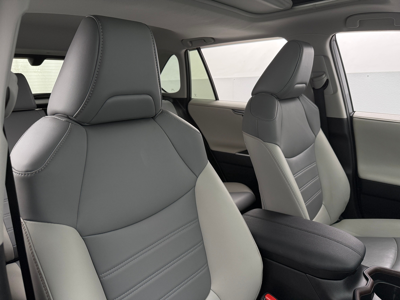 Thumbnail: 2020 Toyota RAV4 - 2