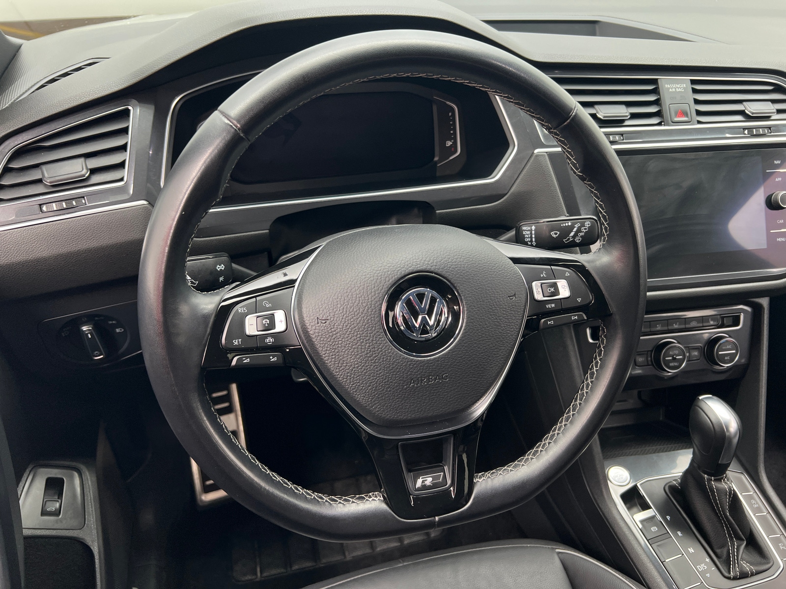 Thumbnail: 2021 Volkswagen Tiguan - 4