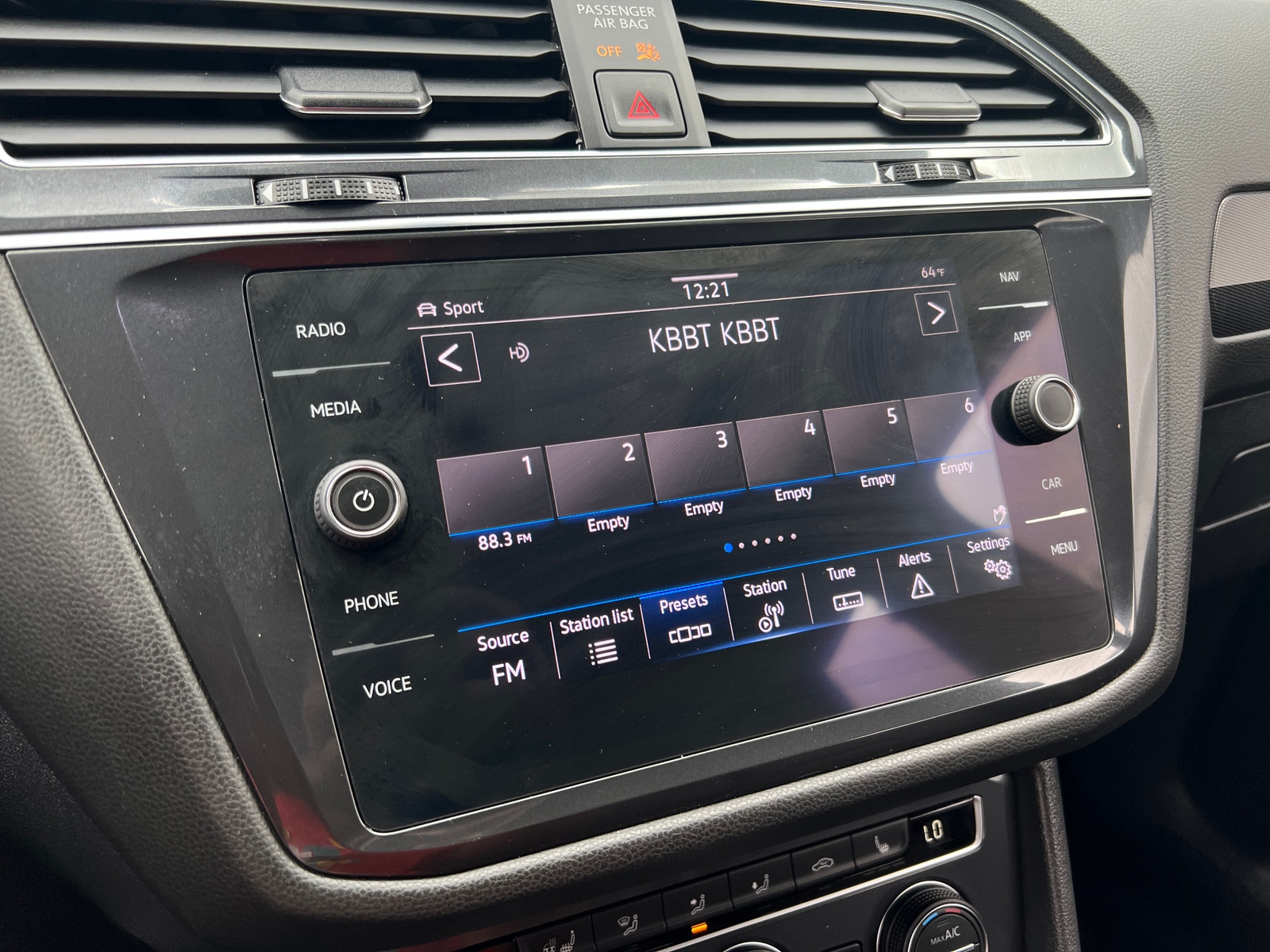 Thumbnail: 2021 Volkswagen Tiguan - 3