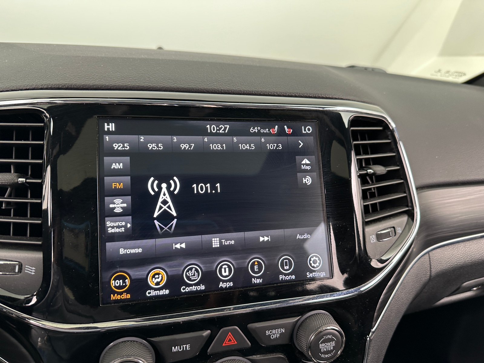 Thumbnail: 2021 Jeep Grand Cherokee - 3