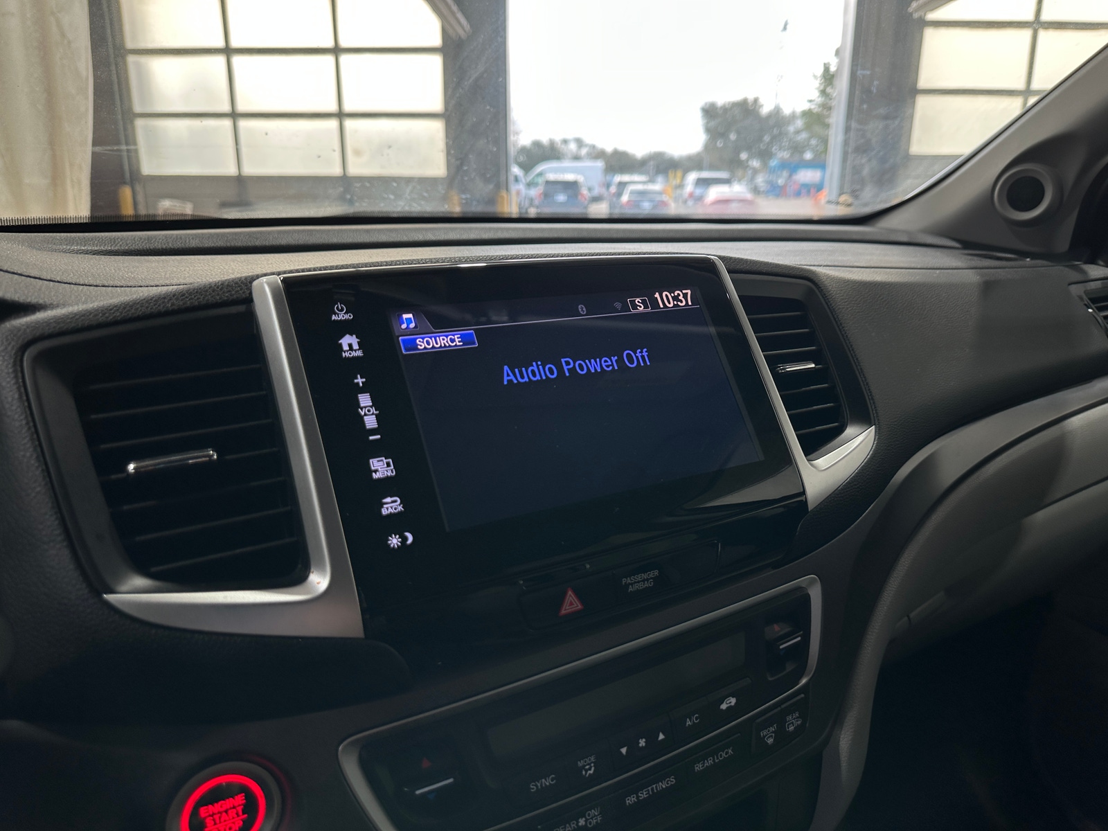 Thumbnail: 2017 Honda Pilot - 4