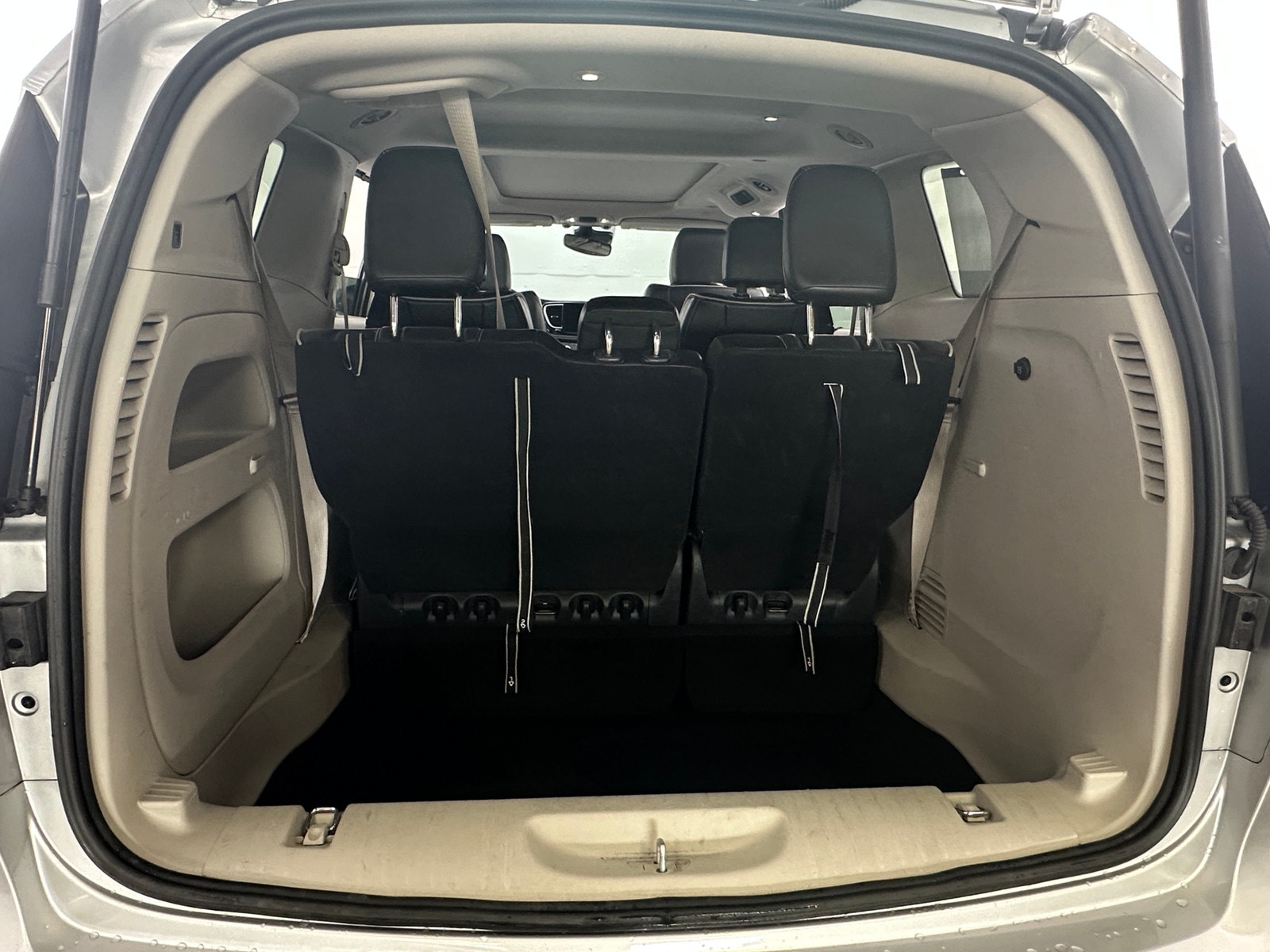 Thumbnail: 2024 Chrysler Pacifica - 6