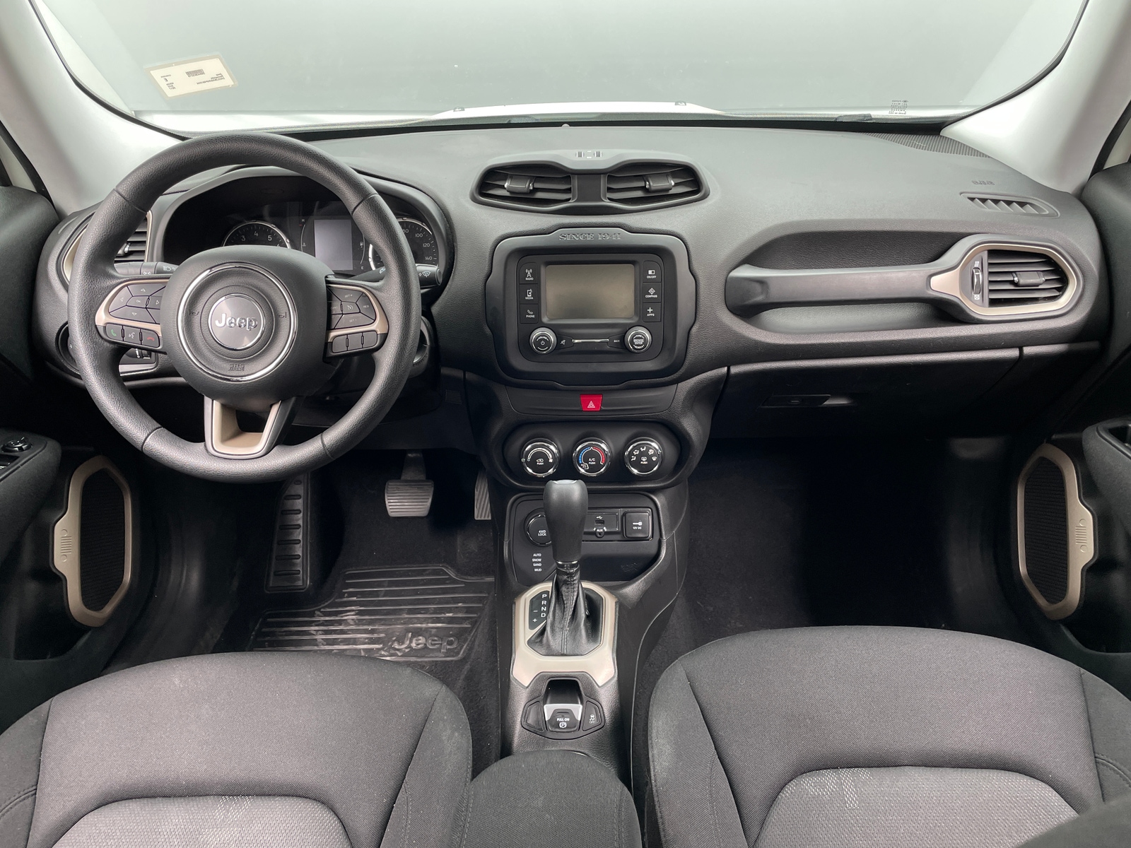 Thumbnail: 2017 Jeep Renegade - 3