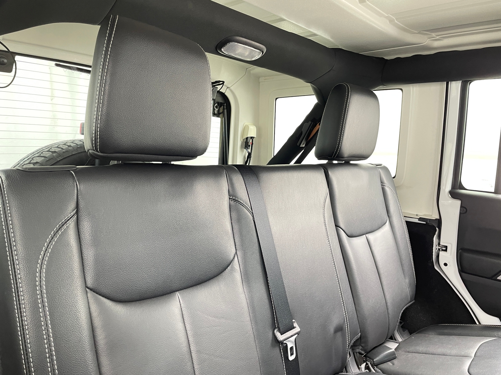 Thumbnail: 2017 Jeep Wrangler - 6