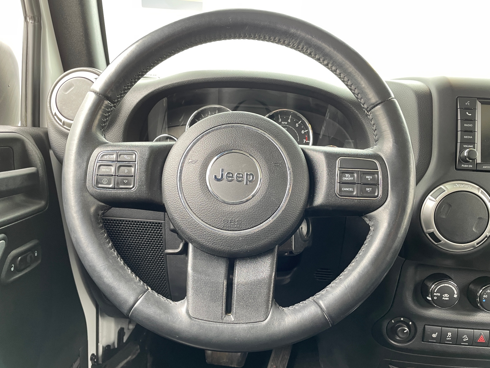 Thumbnail: 2017 Jeep Wrangler - 5