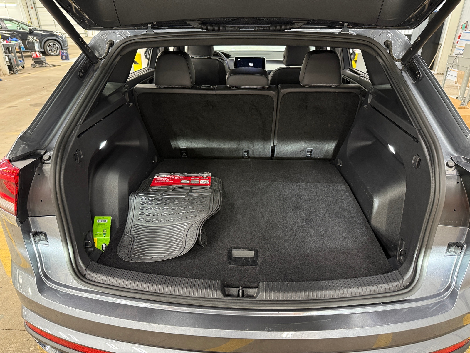 Thumbnail: 2025 Volkswagen Atlas - 6