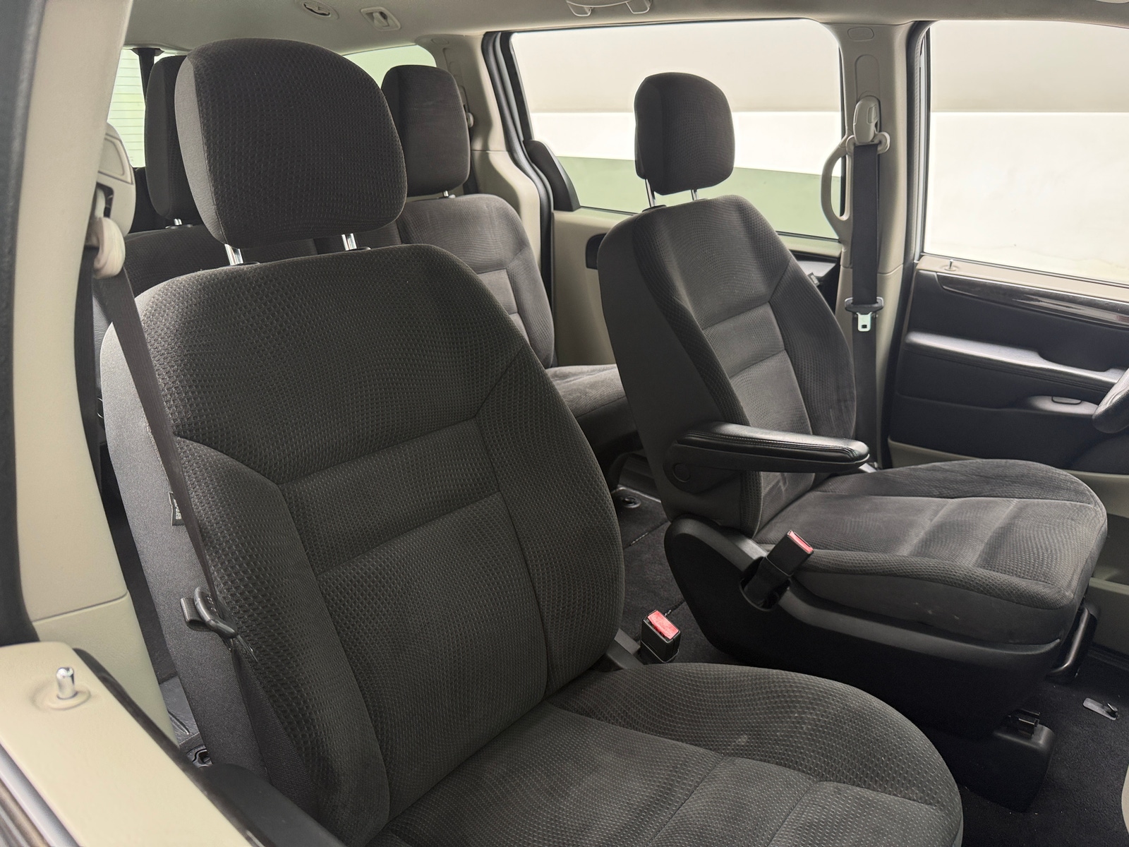 Thumbnail: 2018 Dodge Grand Caravan - 2