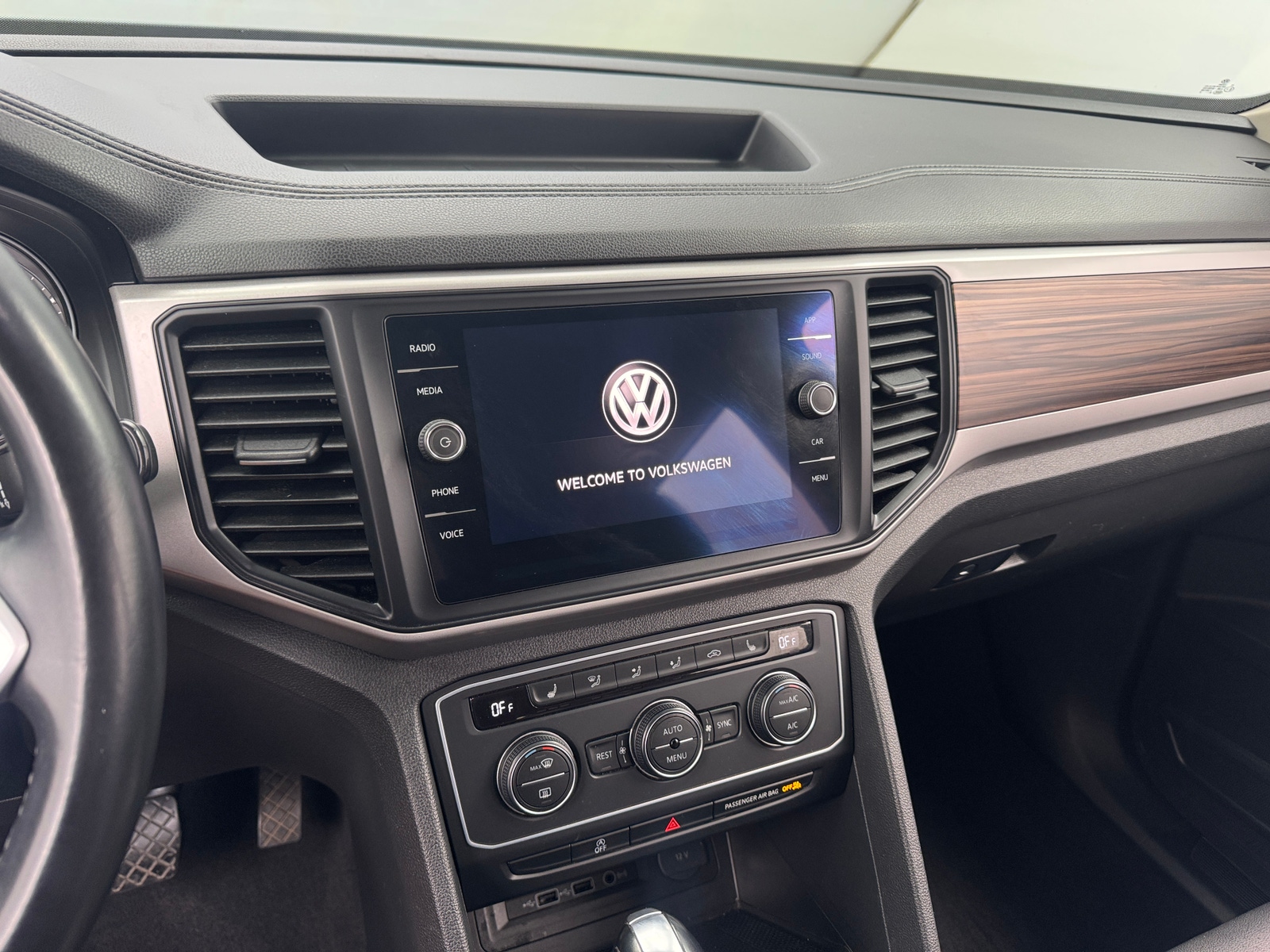 Thumbnail: 2021 Volkswagen Atlas - 3