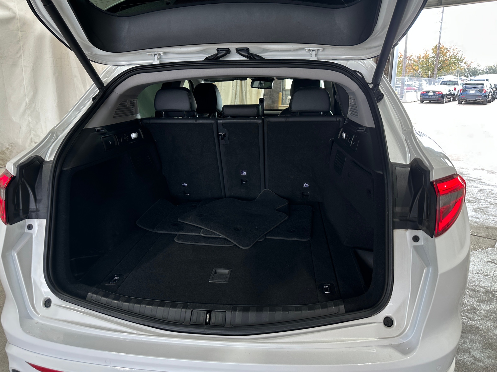 Thumbnail: 2020 Alfa Romeo Stelvio - 6