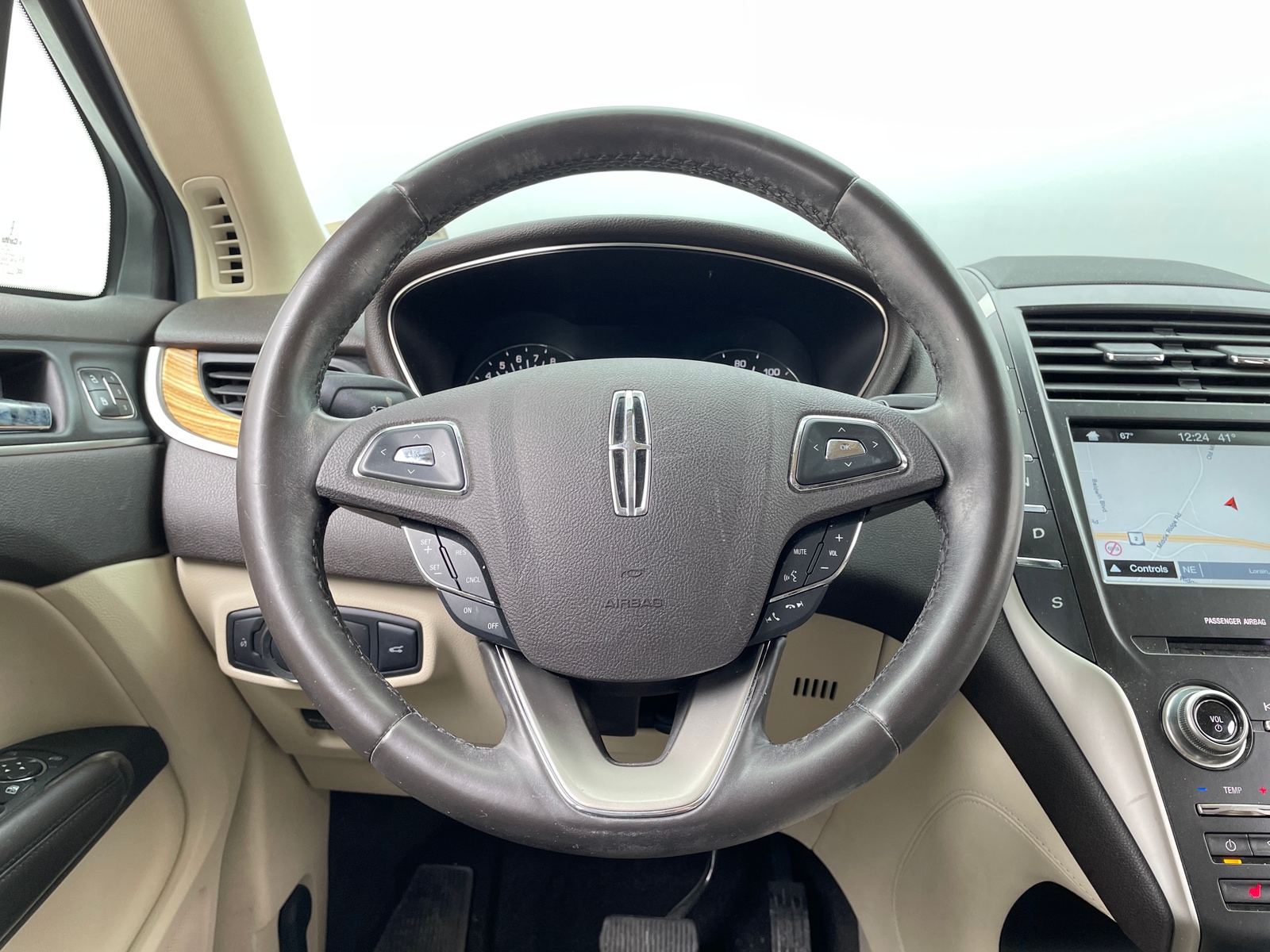 Thumbnail: 2016 Lincoln MKC - 4