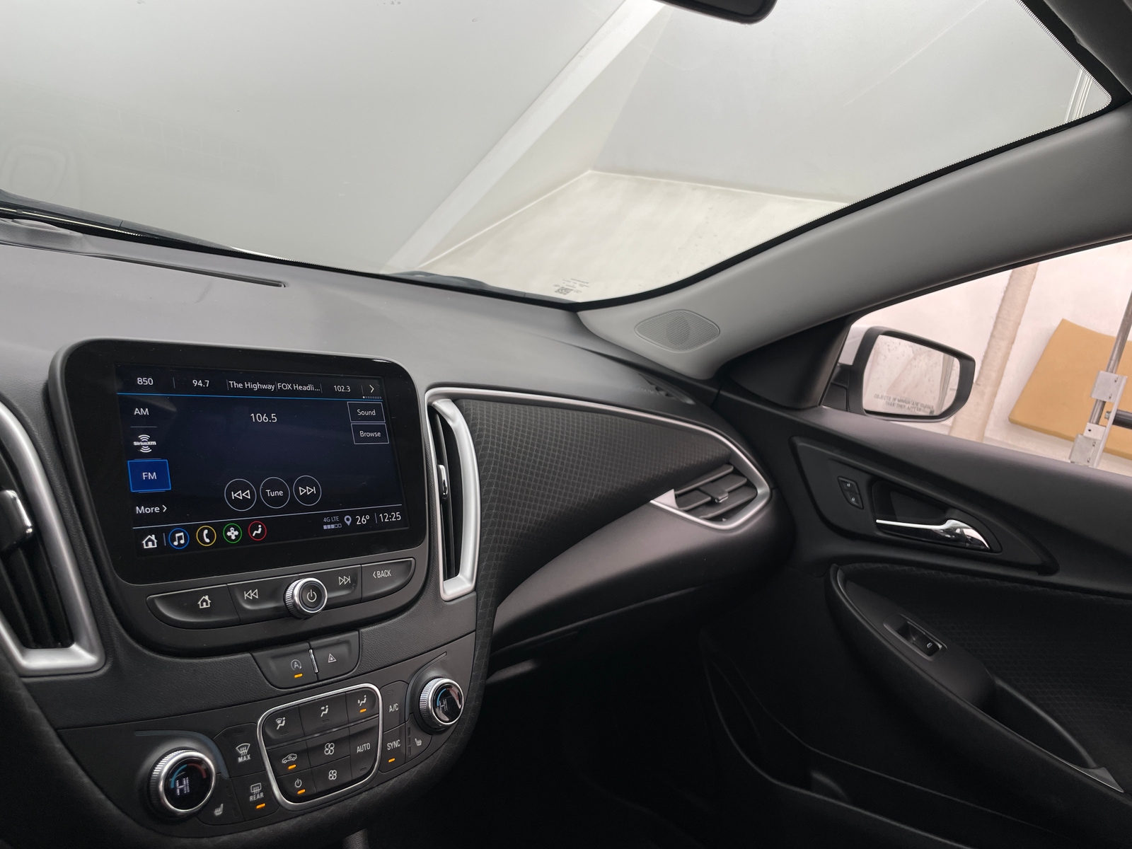 Thumbnail: 2024 Chevrolet Malibu - 4