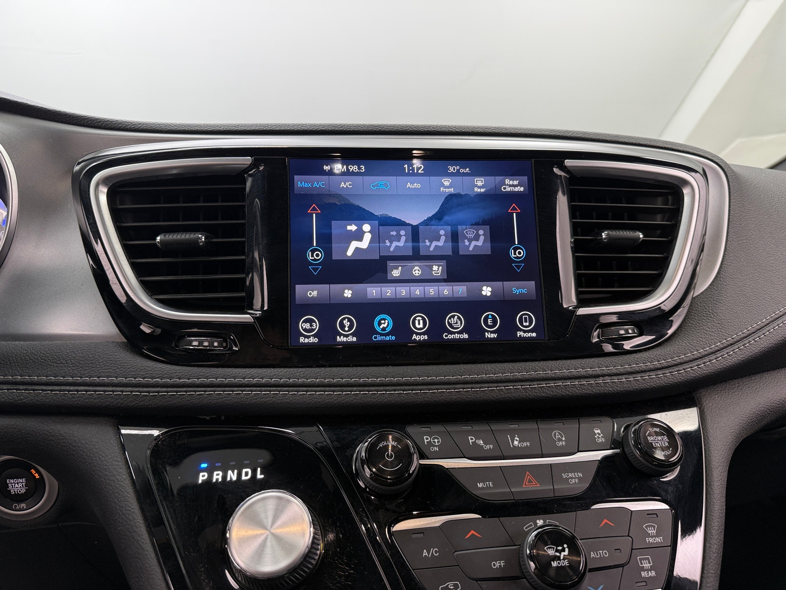 Thumbnail: 2019 Chrysler Pacifica - 3