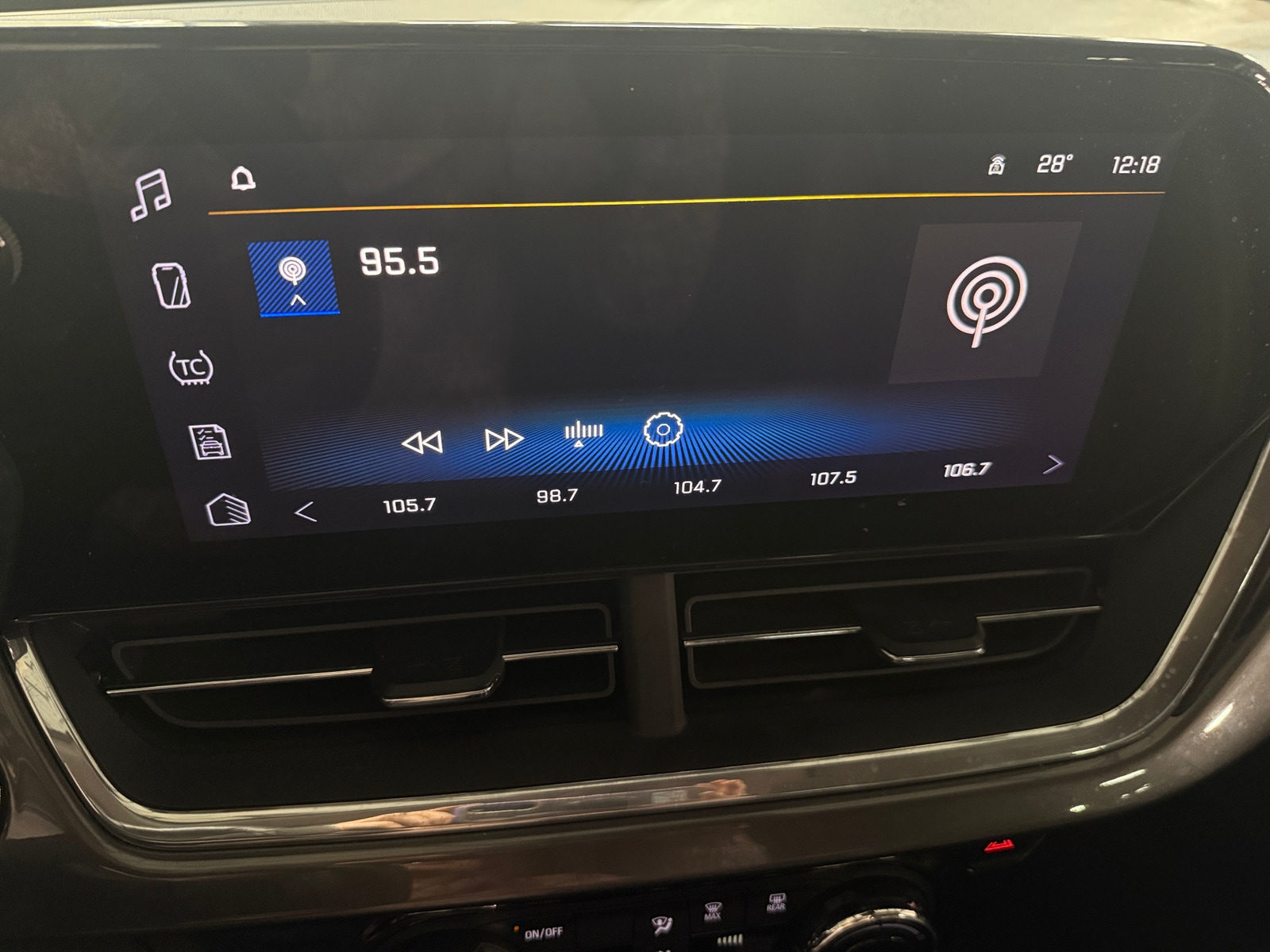 Thumbnail: 2024 Chevrolet Trax - 3