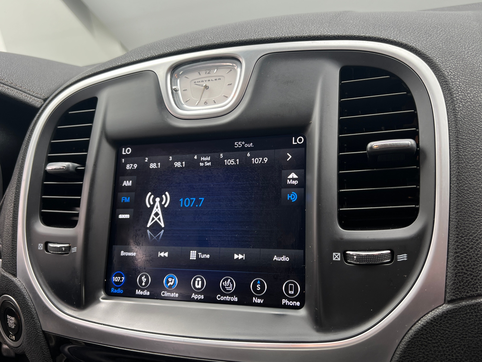 Thumbnail: 2019 Chrysler 300 - 3