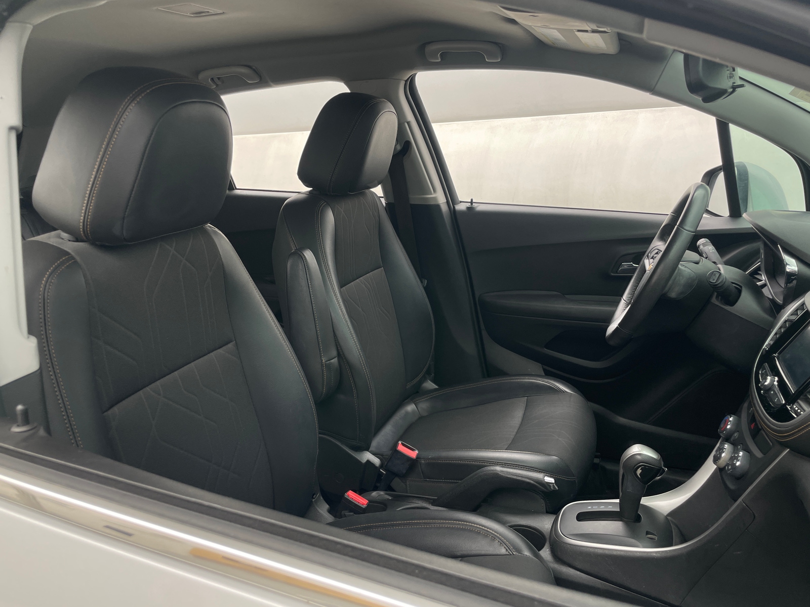 Thumbnail: 2017 Chevrolet Trax - 2