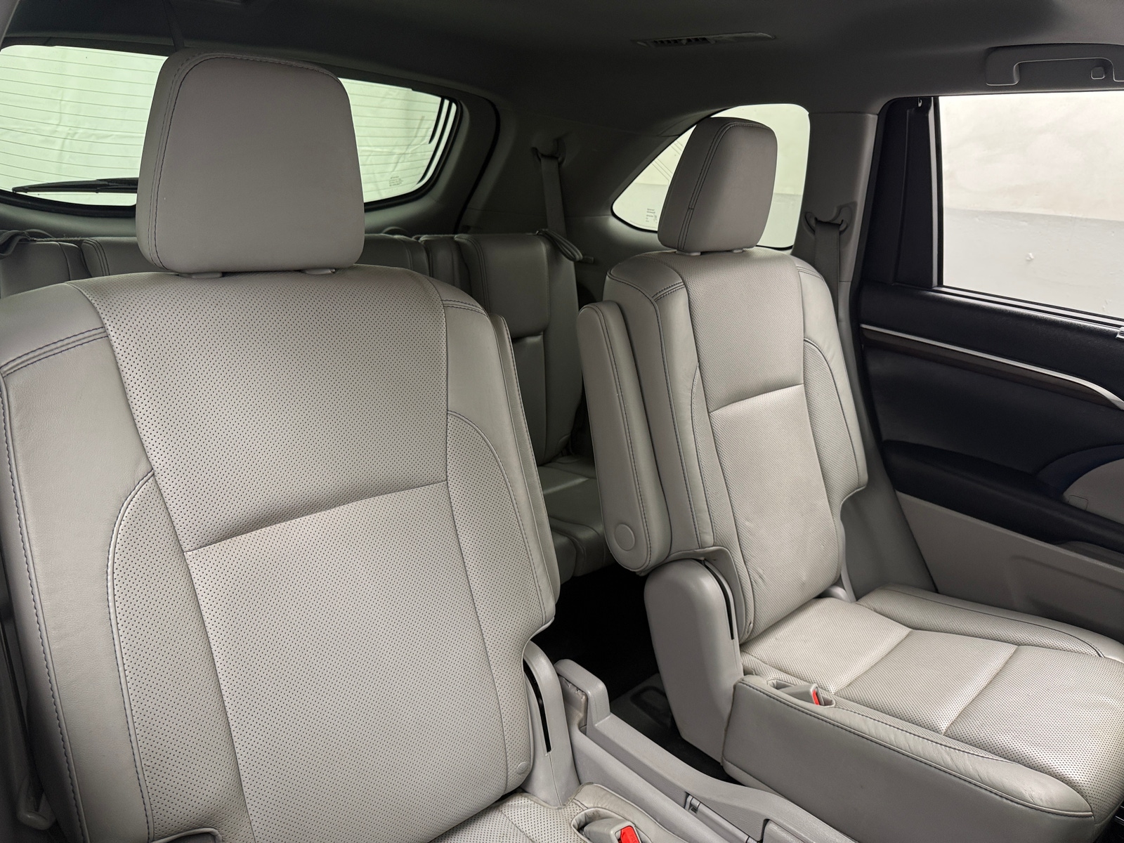 Thumbnail: 2015 Toyota Highlander - 5