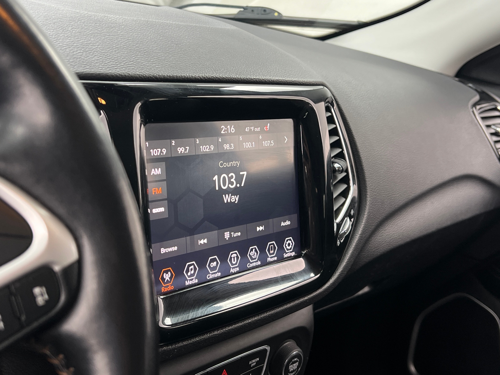 Thumbnail: 2021 Jeep Compass - 3