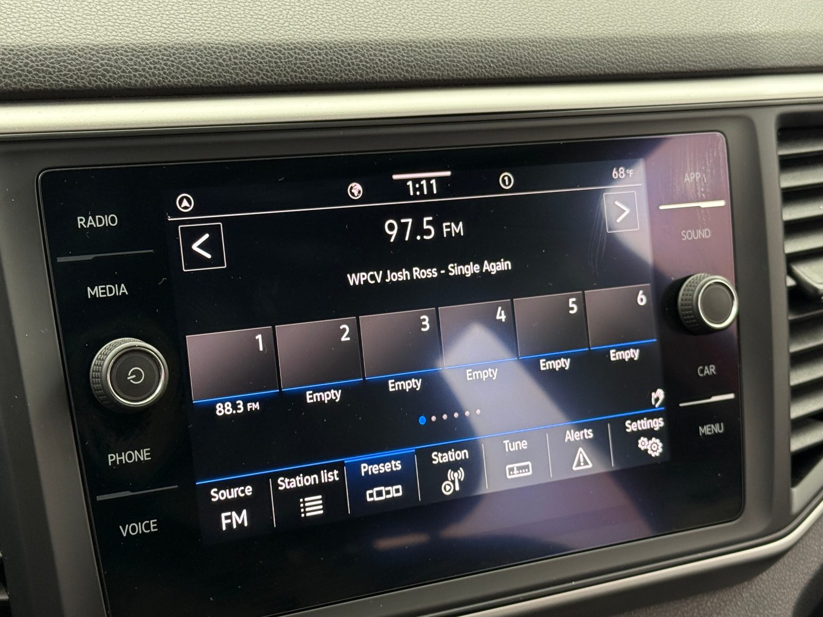 Thumbnail: 2021 Volkswagen Atlas - 3