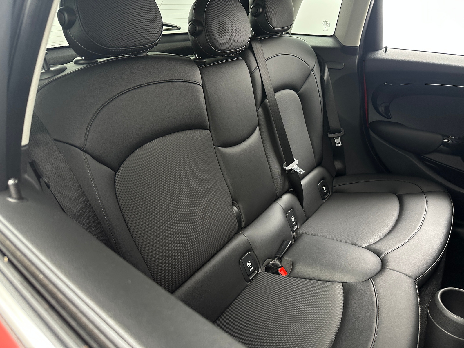 Thumbnail: 2016 MINI Cooper Hardtop - 5