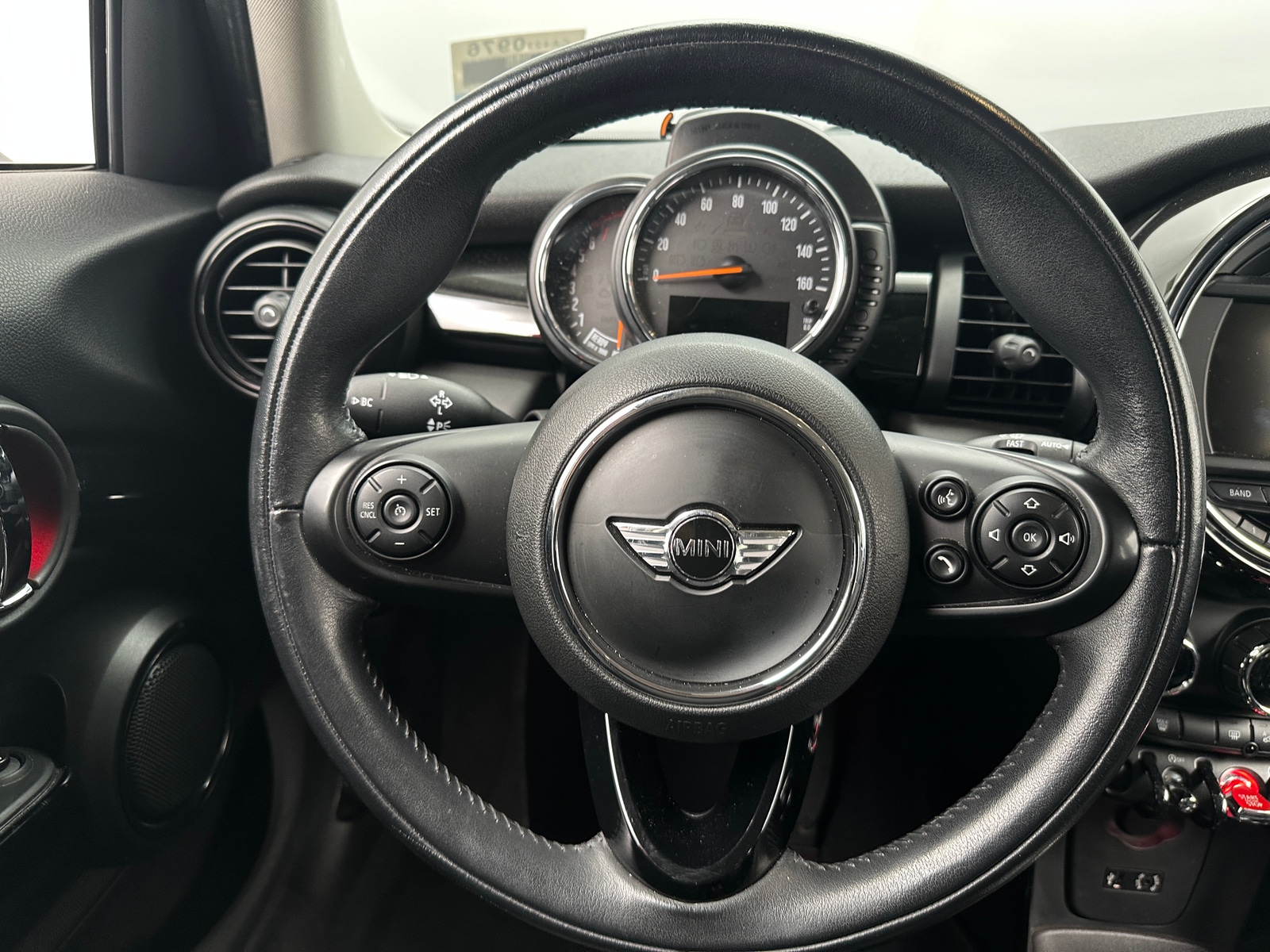 Thumbnail: 2016 MINI Cooper Hardtop - 4