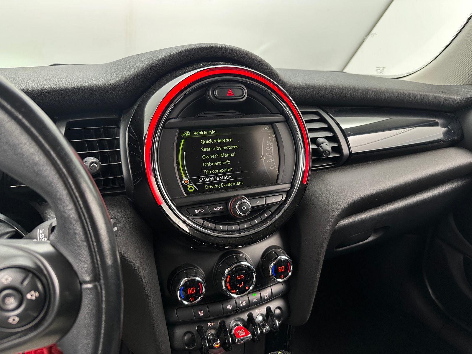 Thumbnail: 2016 MINI Cooper Hardtop - 3