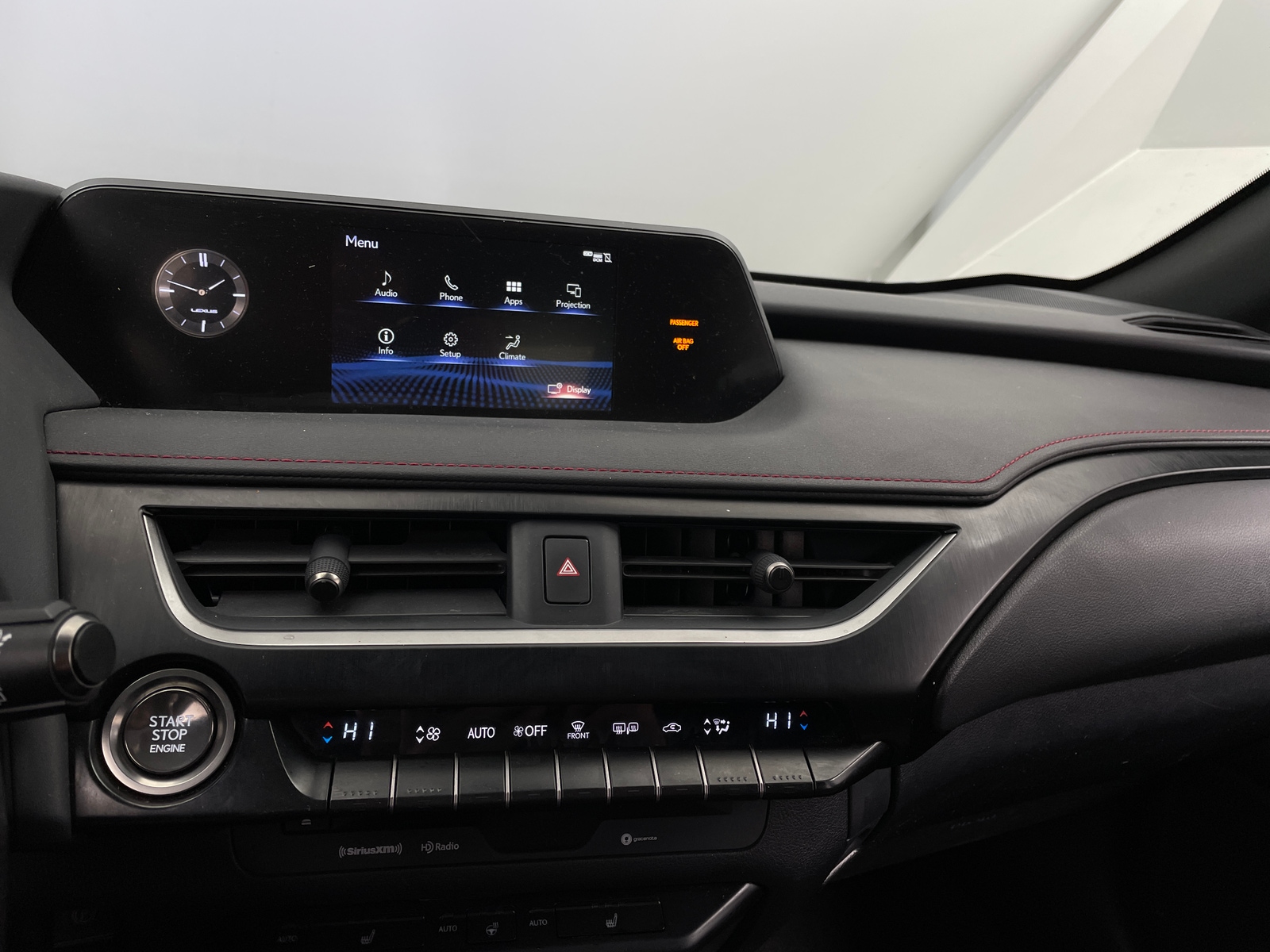 Thumbnail: 2019 Lexus UX - 3