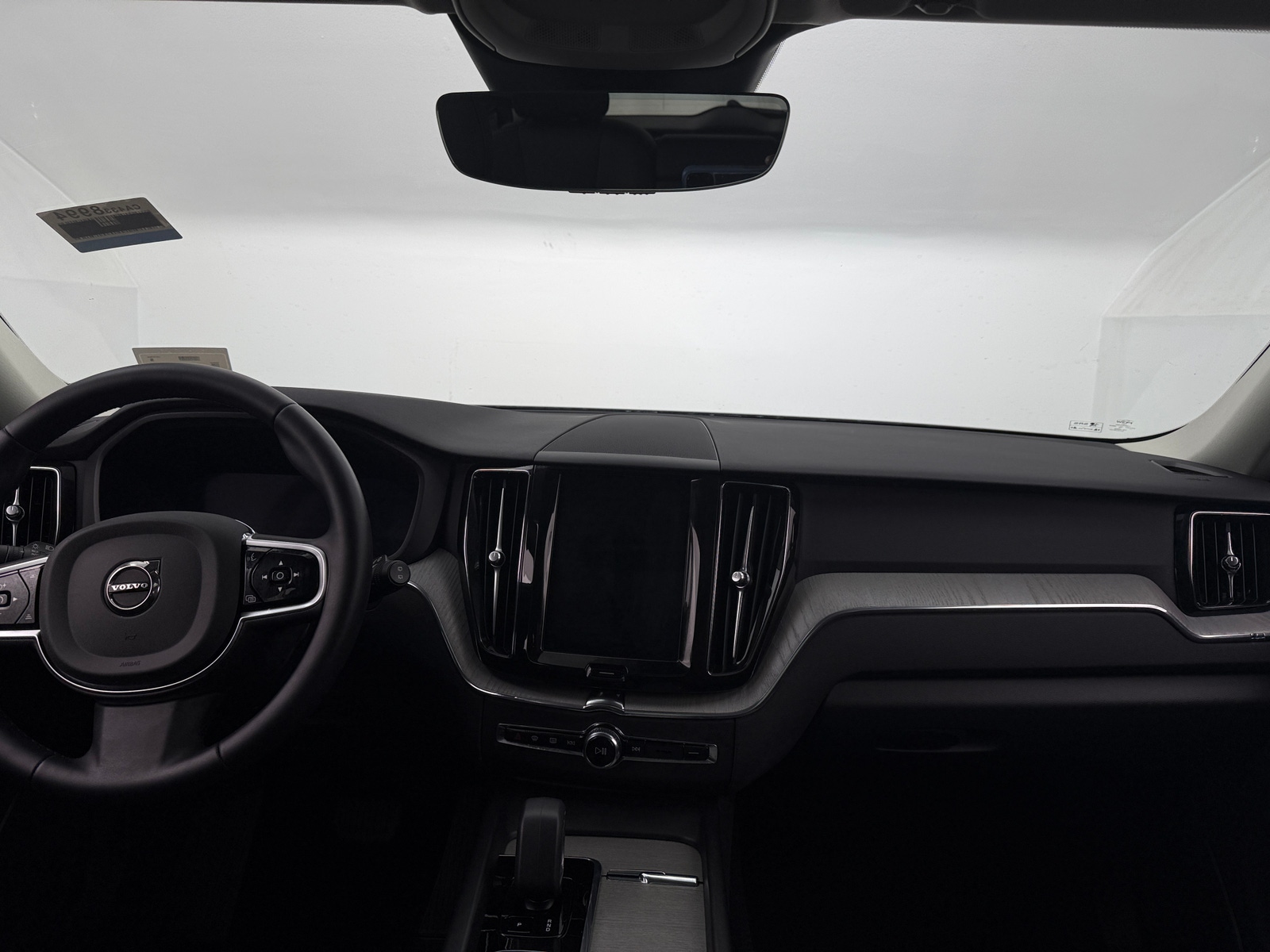 Thumbnail: 2025 Volvo XC60 - 3