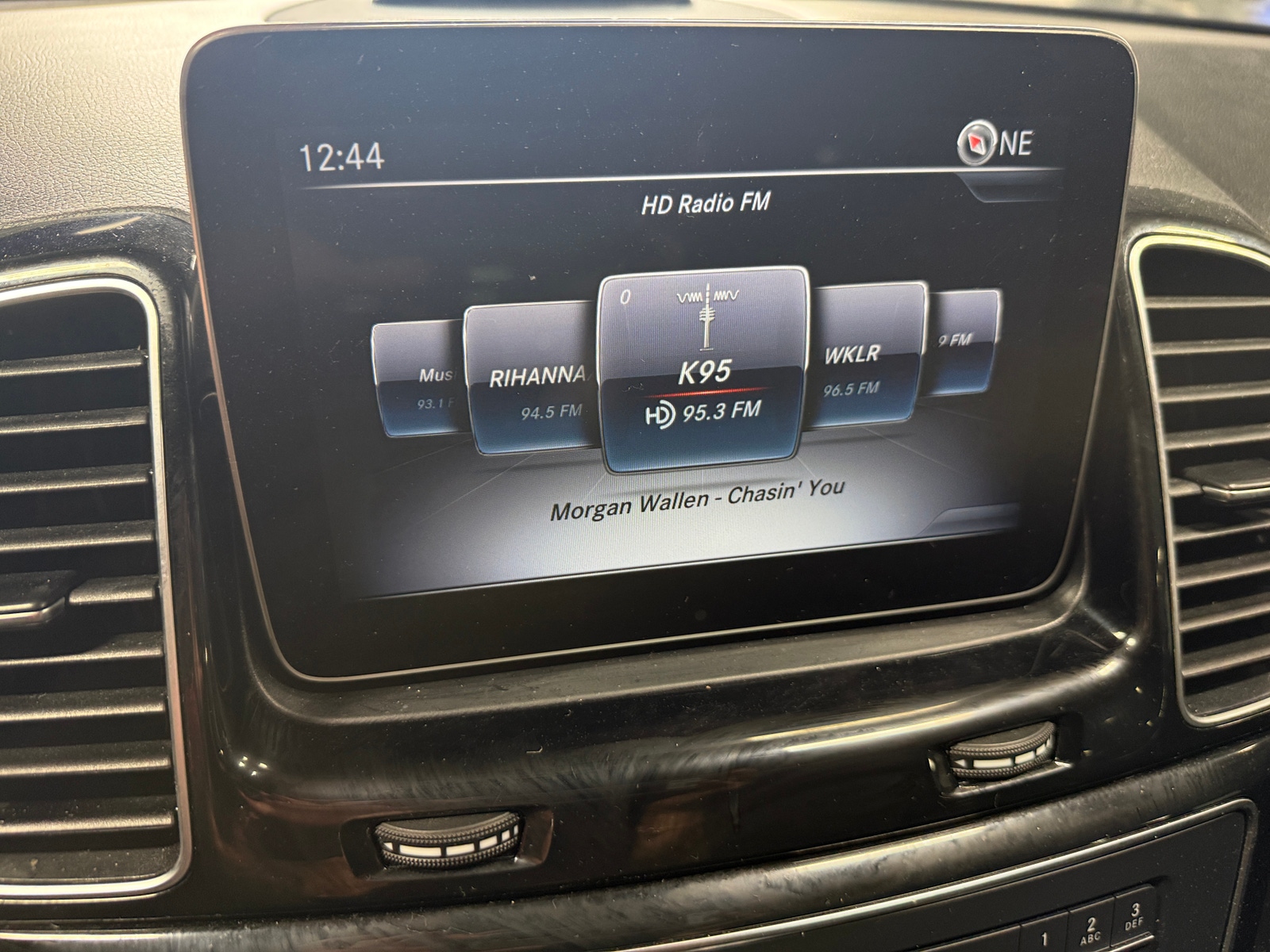 Thumbnail: 2019 Mercedes-Benz GLE - 3